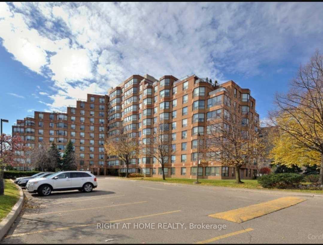 813 - 6 Humberline Drive Toronto Ontario Canada Rent residential Travis Roy An Right at Home Realty, Brokerage*