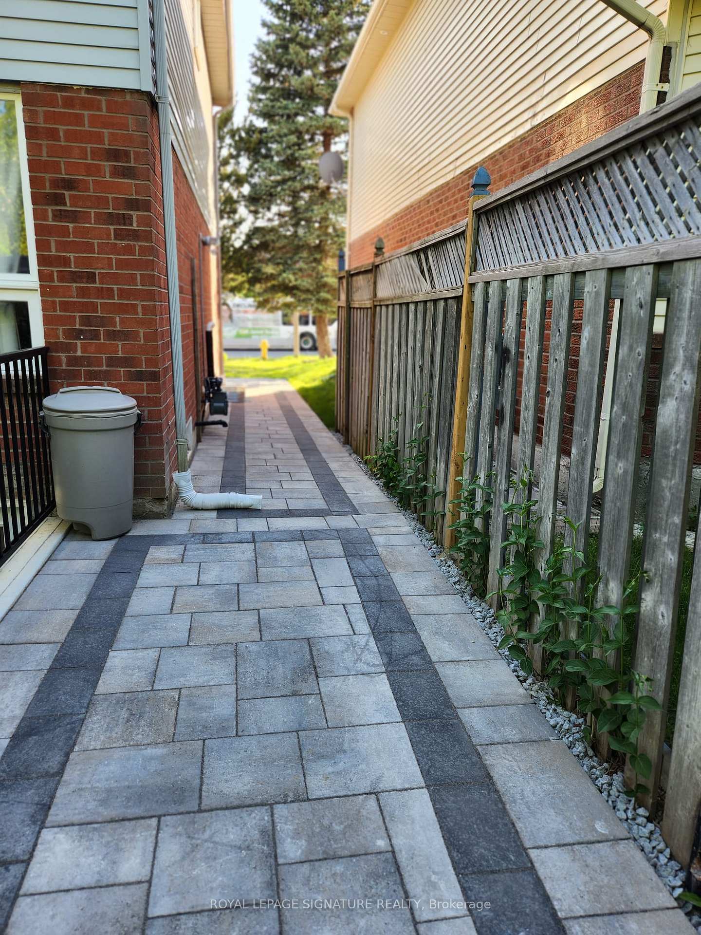 Bsmt - 1576 Major Oaks Drive Pickering Ontario Canada Rent residential Jeff Goldenberg Royal LePage Signature Realty, Brokerage *