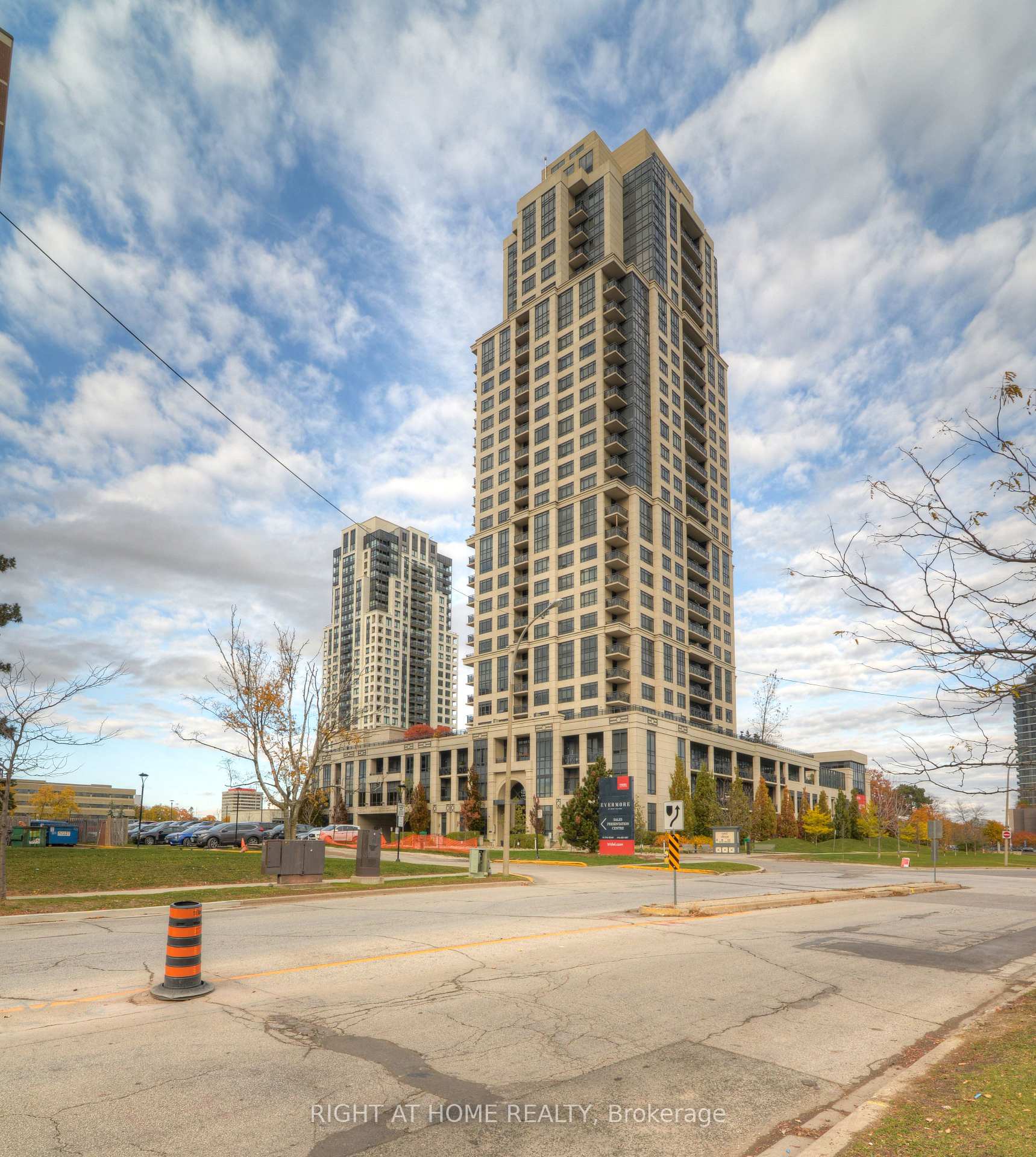 1601 - 6 Eva Road Toronto Ontario Canada Sale residential Adel Poltoratskaya Royal Team Realty Inc. Brokerage*