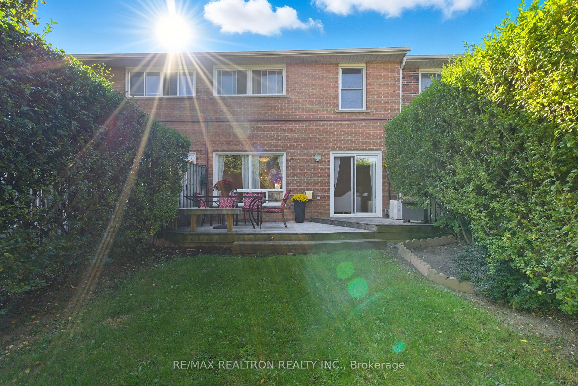 10 - 19 Centennial Park Road Toronto Ontario Canada Sale residential Carol Teichman RE/MAX Realtron Realty Inc, Brokerage 