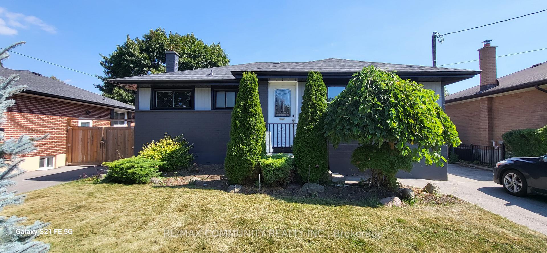 Bsmt - 291 Poplar Street Oshawa Ontario Canada Rent residential Tharsh Kailayapillai RE/MAX COMMUNITY REALTY INC., Brokerage*