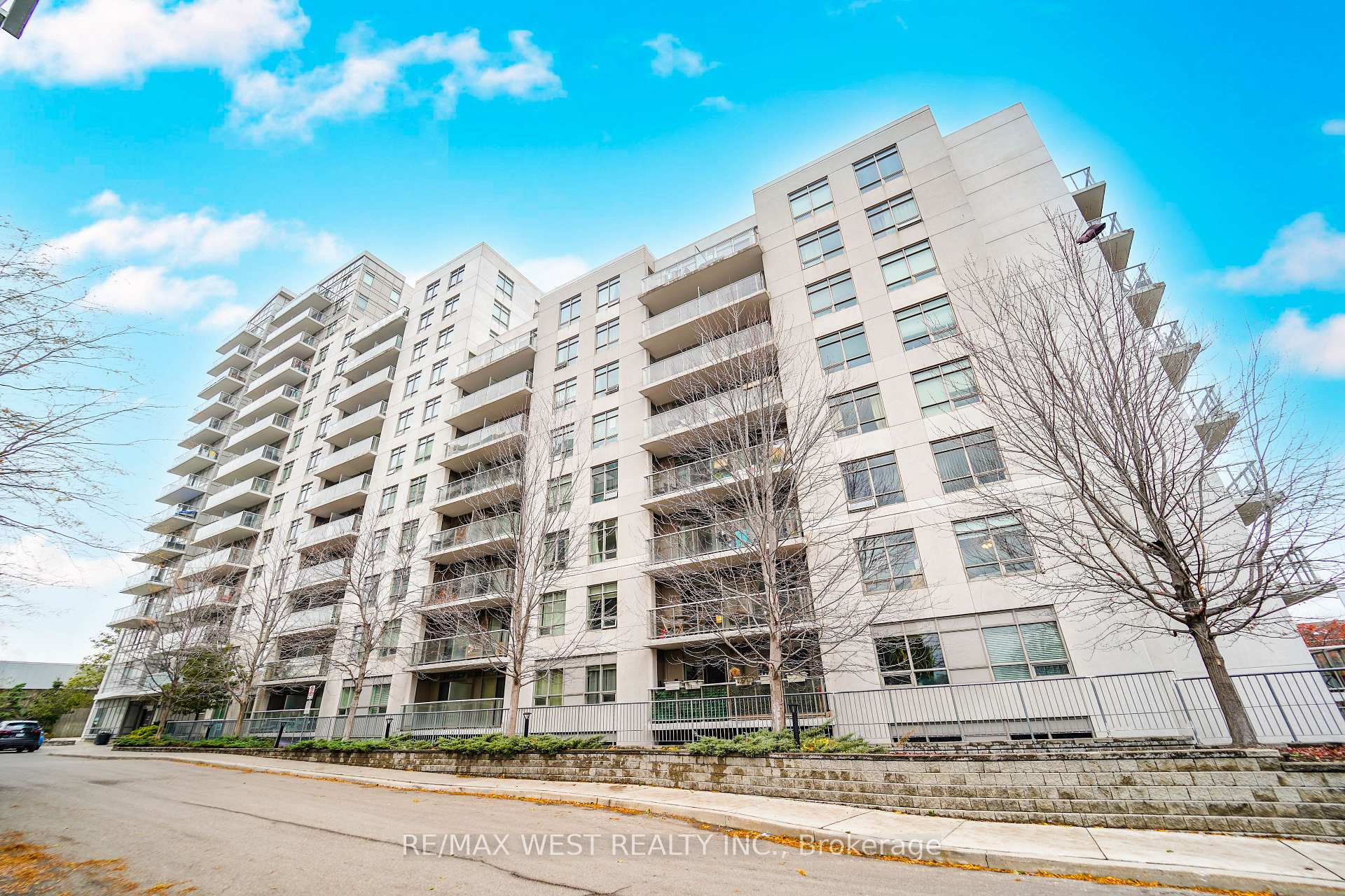 420 - 816 Lansdowne Avenue Toronto Ontario Canada Sale residential   RE/MAX West Realty Inc., Brokerage *