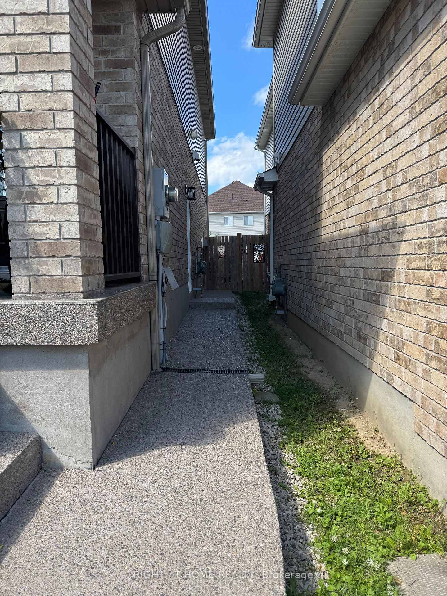 LOWER - 174 CURZON Crescent Guelph Ontario Canada Rented residential Christopher Hurst Right at Home Realty, Brokerage*
