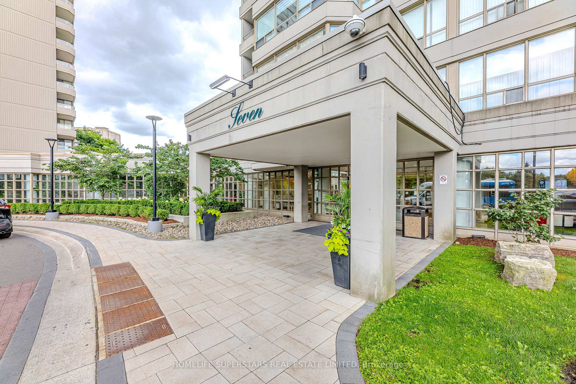 1005 - 7 Townsgate Drive Vaughan Ontario Canada Sale residential Ashok Chauhan HomeLife Superstars Real Estate Ltd., Brokerage*