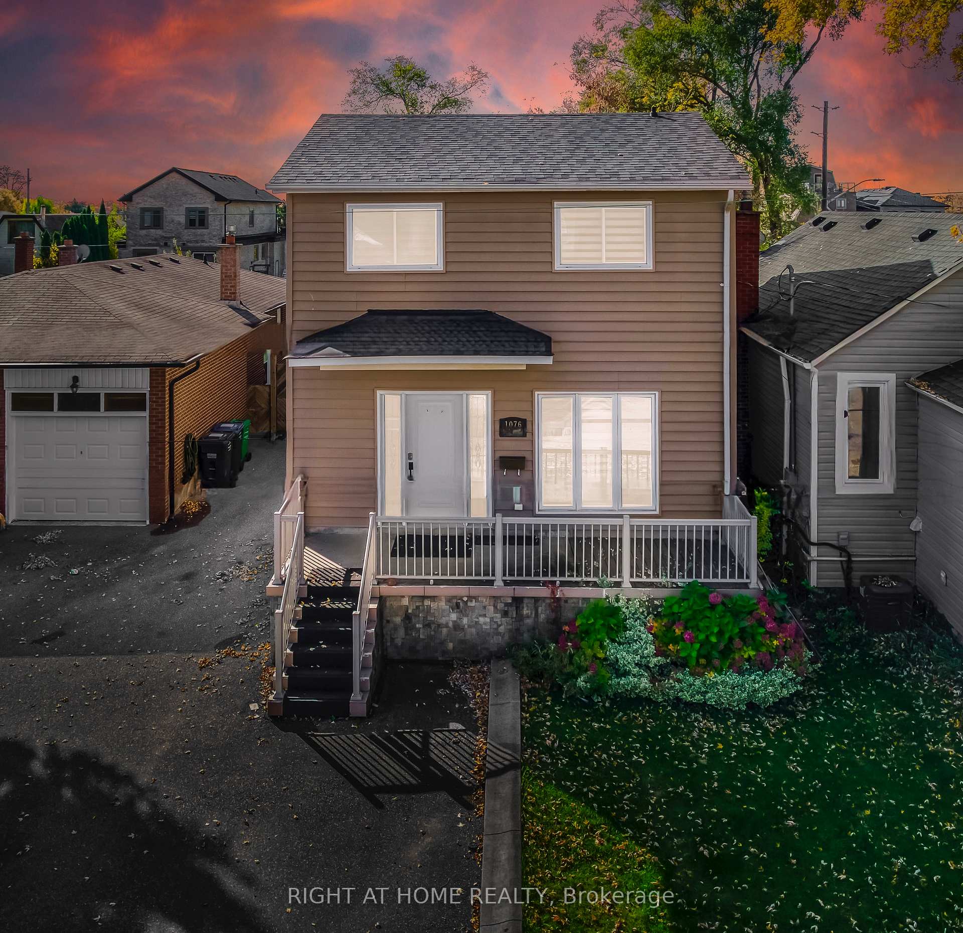 1076 Eastmount Avenue Mississauga Ontario Canada Sale residential Julia Knott Right at Home Realty, Brokerage*