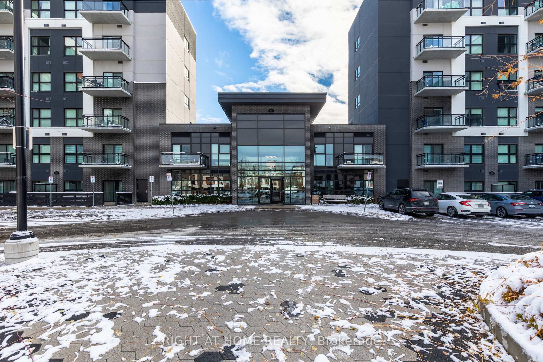 109 - 102 Grovewood Common Oakville Ontario Canada Sale residential Rami Arbil Right at Home Realty, Brokerage*