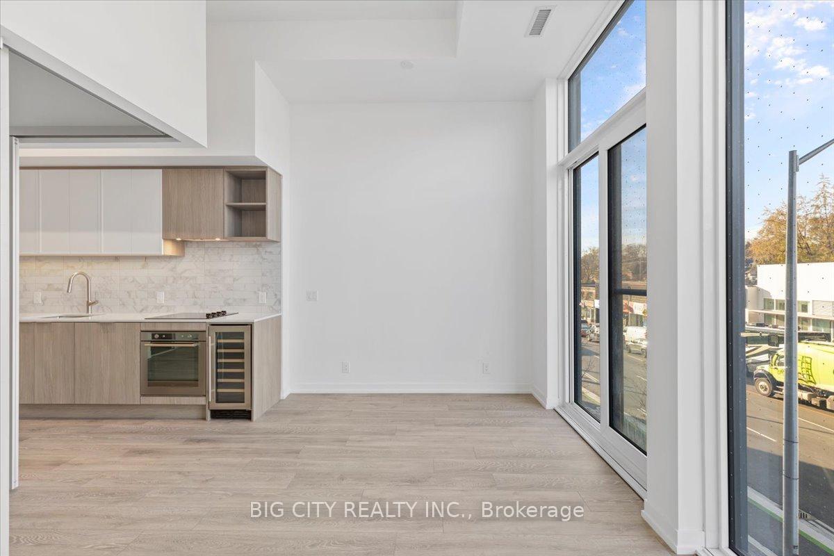 219 - 2020 Bathurst Street Toronto Ontario Canada Rent residential Raman Dua ROYAL LEPAGE FLOWER CITY REALTY