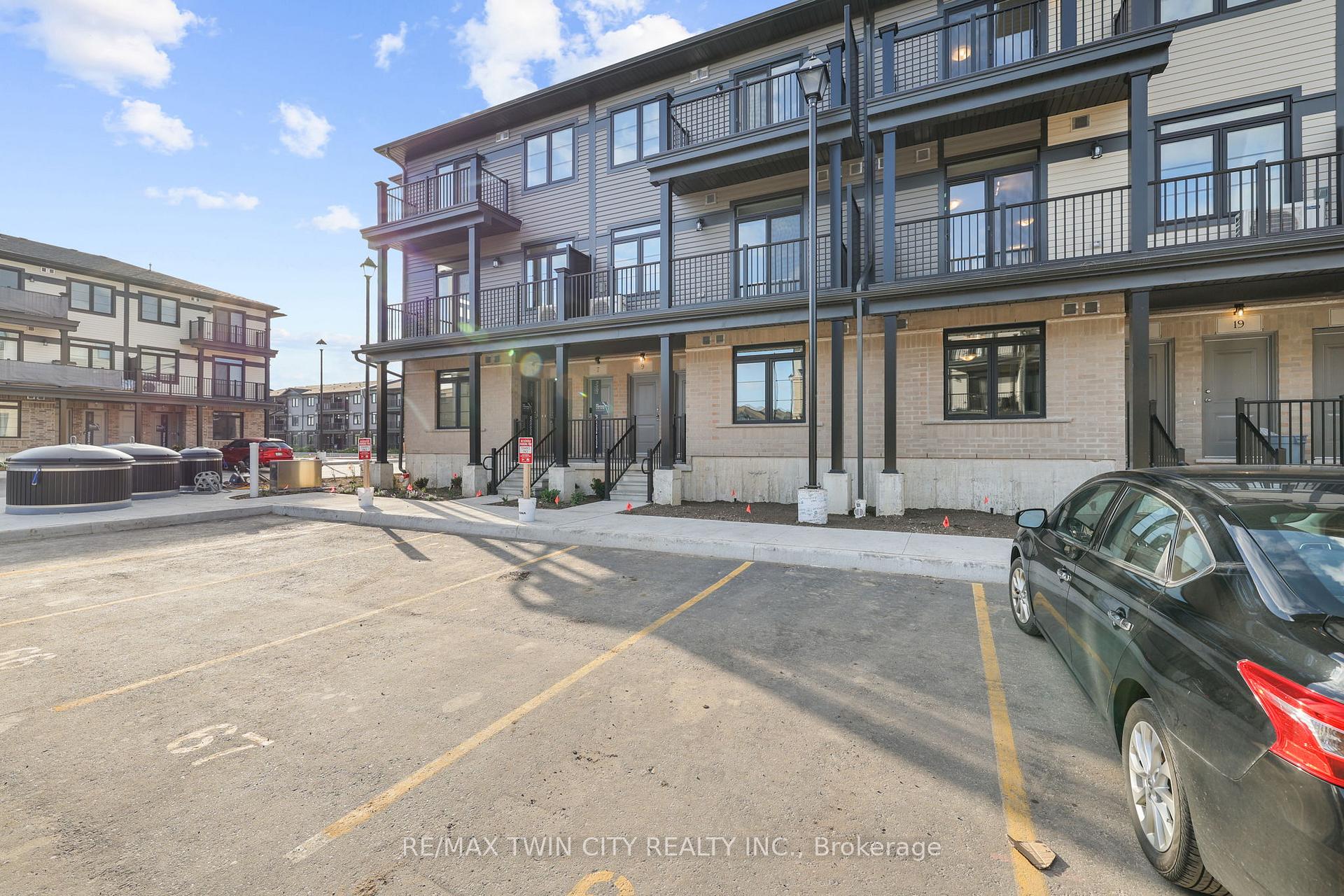 11 - 11 LOMOND Lane Kitchener Ontario Canada Rent residential Sun SANMUGATHAS PROPERTY MAX REALTY INC., Brokerage*