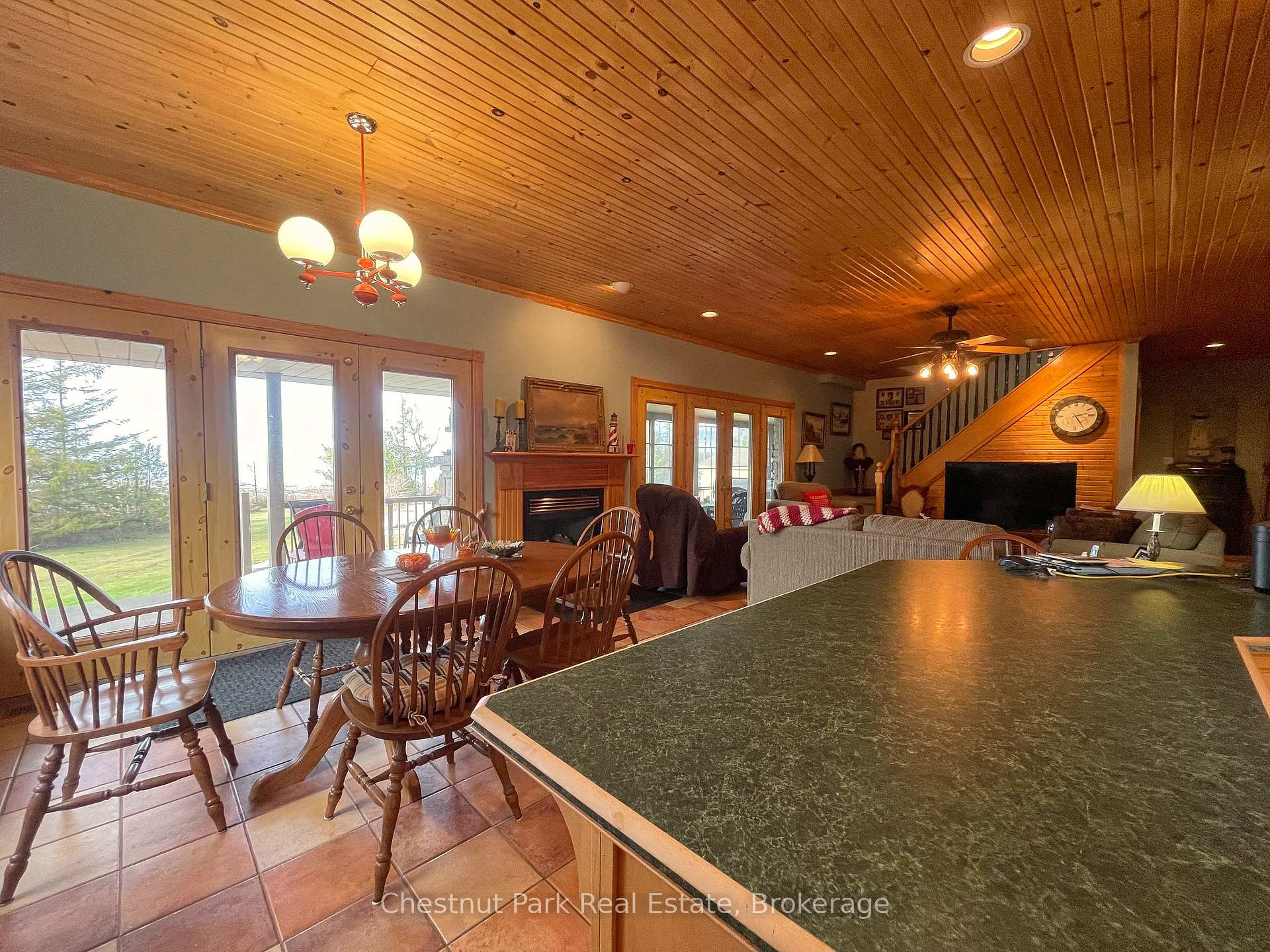 4 Bedroom Single Family Home/House's Image 3