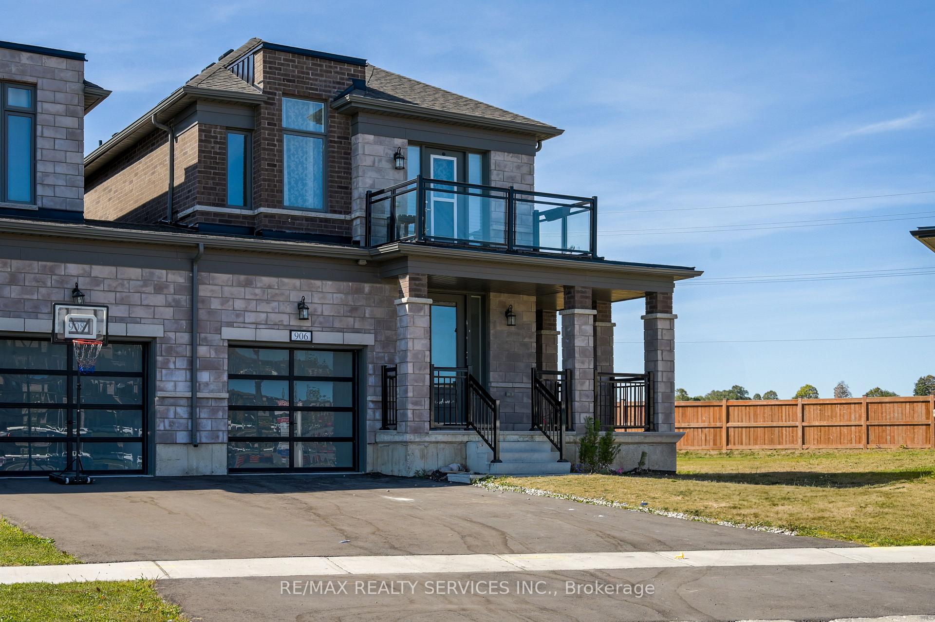 906 Sobeski Avenue Woodstock Ontario Canada Sold residential Gurjeet Sandhu ੴ MBA ABR®,SRS®, AHWD®,PR RE/MAX Realty Services Inc., Brokerage*