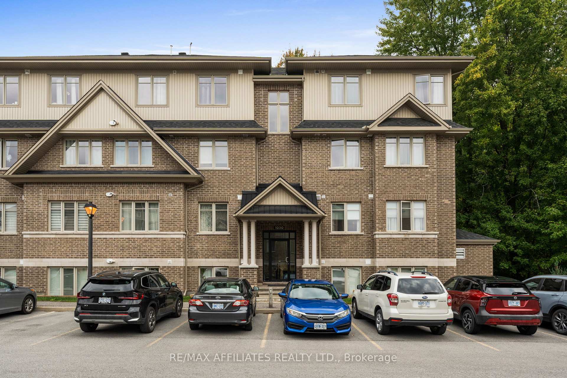 H - 1030 Beryl Private Ottawa Ontario Canada Sale residential Spinder Hundal Right at Home Realty, Brokerage*