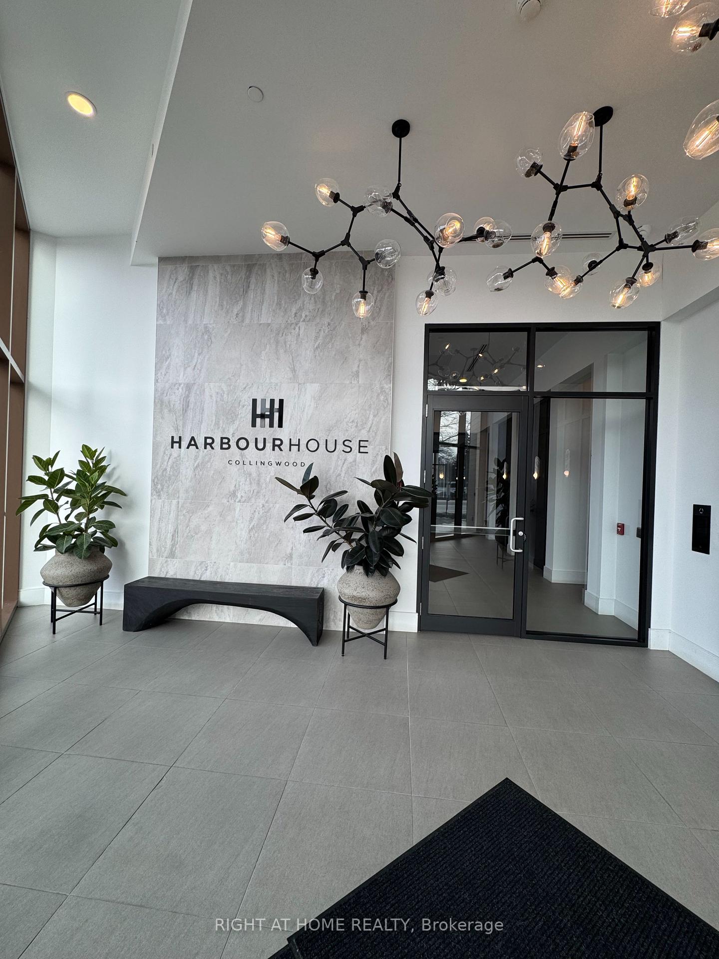 314 - 31 Huron Street Collingwood Ontario Canada Rent residential Orlando Rodriguez Right at Home Realty, Brokerage*