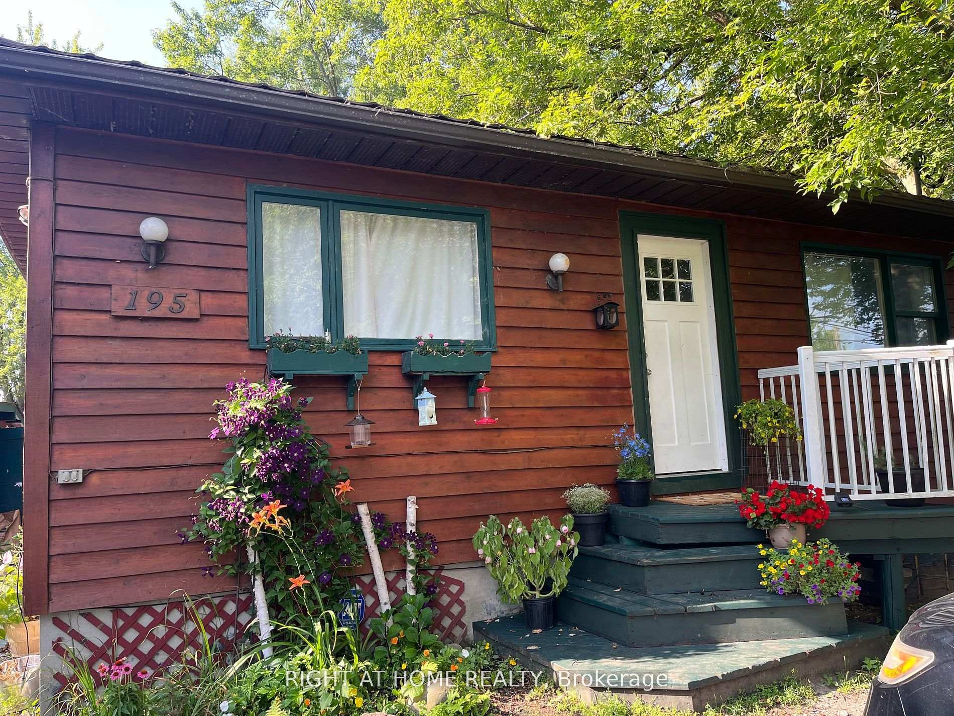 195 Lakeland Crescent Richmond Hill Ontario Canada Sale residential   Right at Home Realty, Brokerage