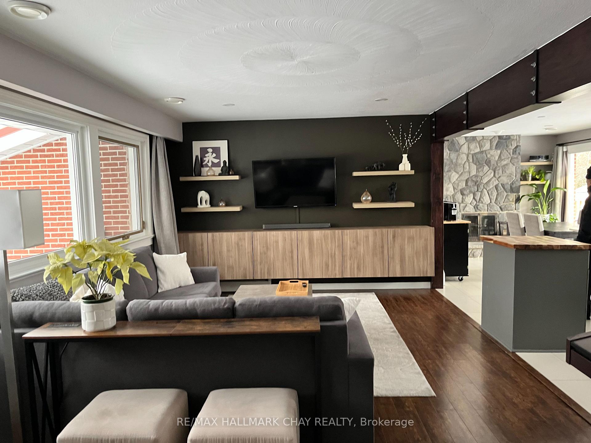 595 Big Bay Point Road E Barrie Ontario Canada Sale residential Mark Leader RE/MAX Hallmark Chay Realty, Brokerage