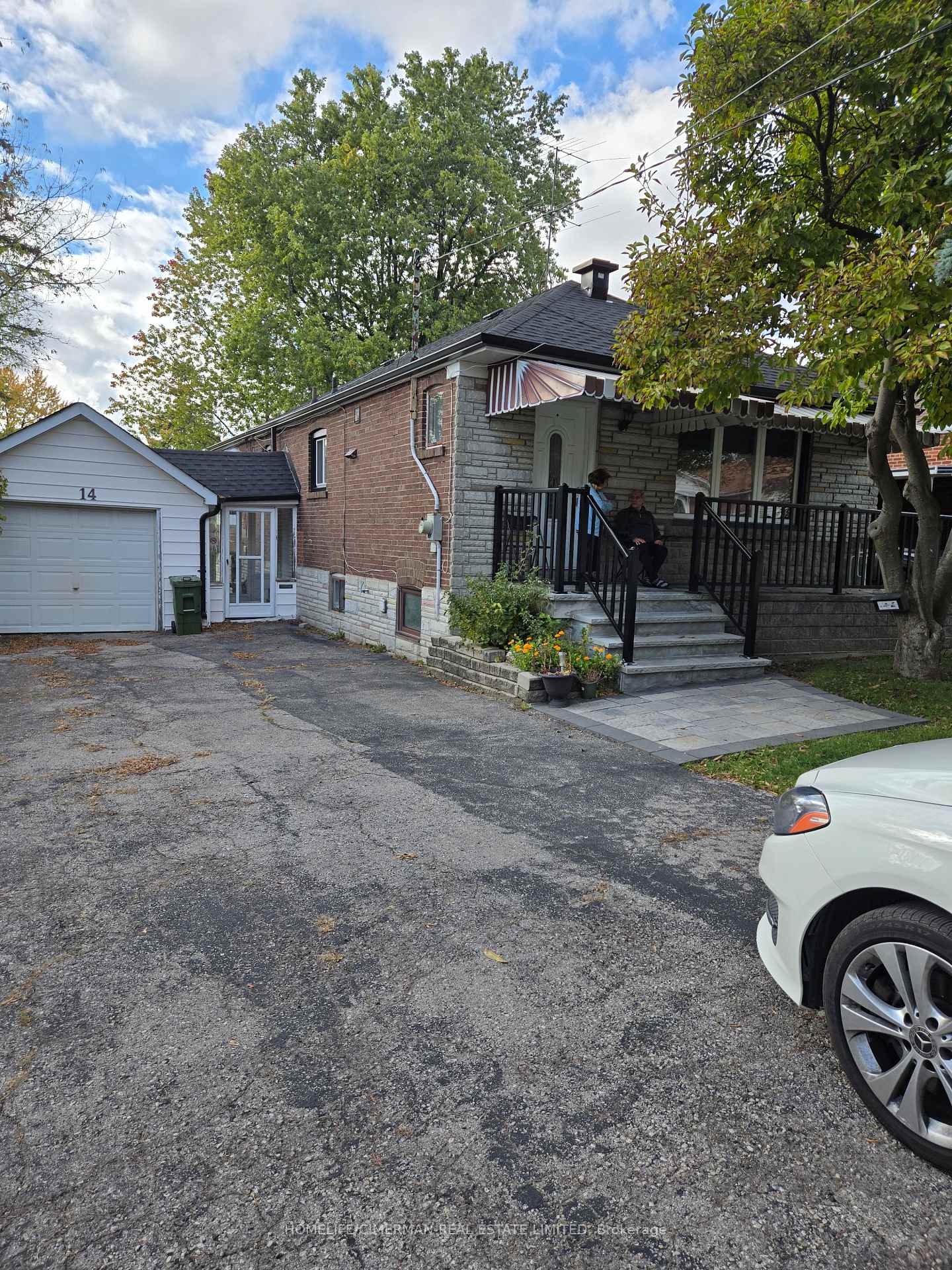 Basemen - 14 Rensburg Drive Toronto Ontario Canada Rent residential Leon Schaumer HomeLife/Cimerman Real Estate Ltd., Brokerage*