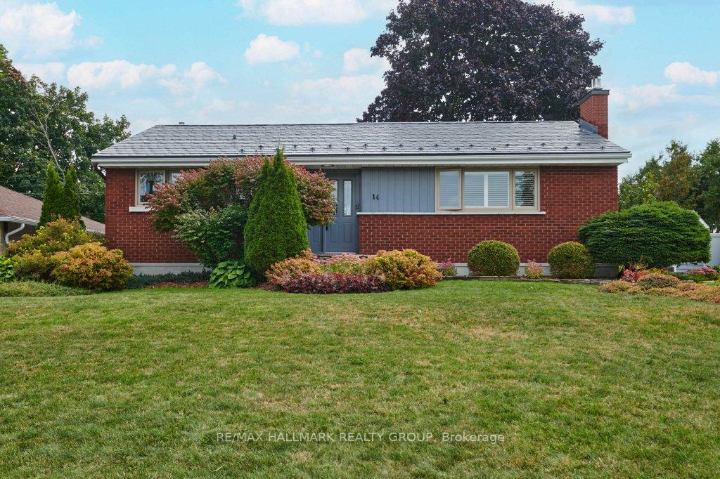 14 Roundhay Drive Ottawa Ontario Canada Sold residential Anna Stanke RE/MAX Hallmark Realty Group, Brokerage*