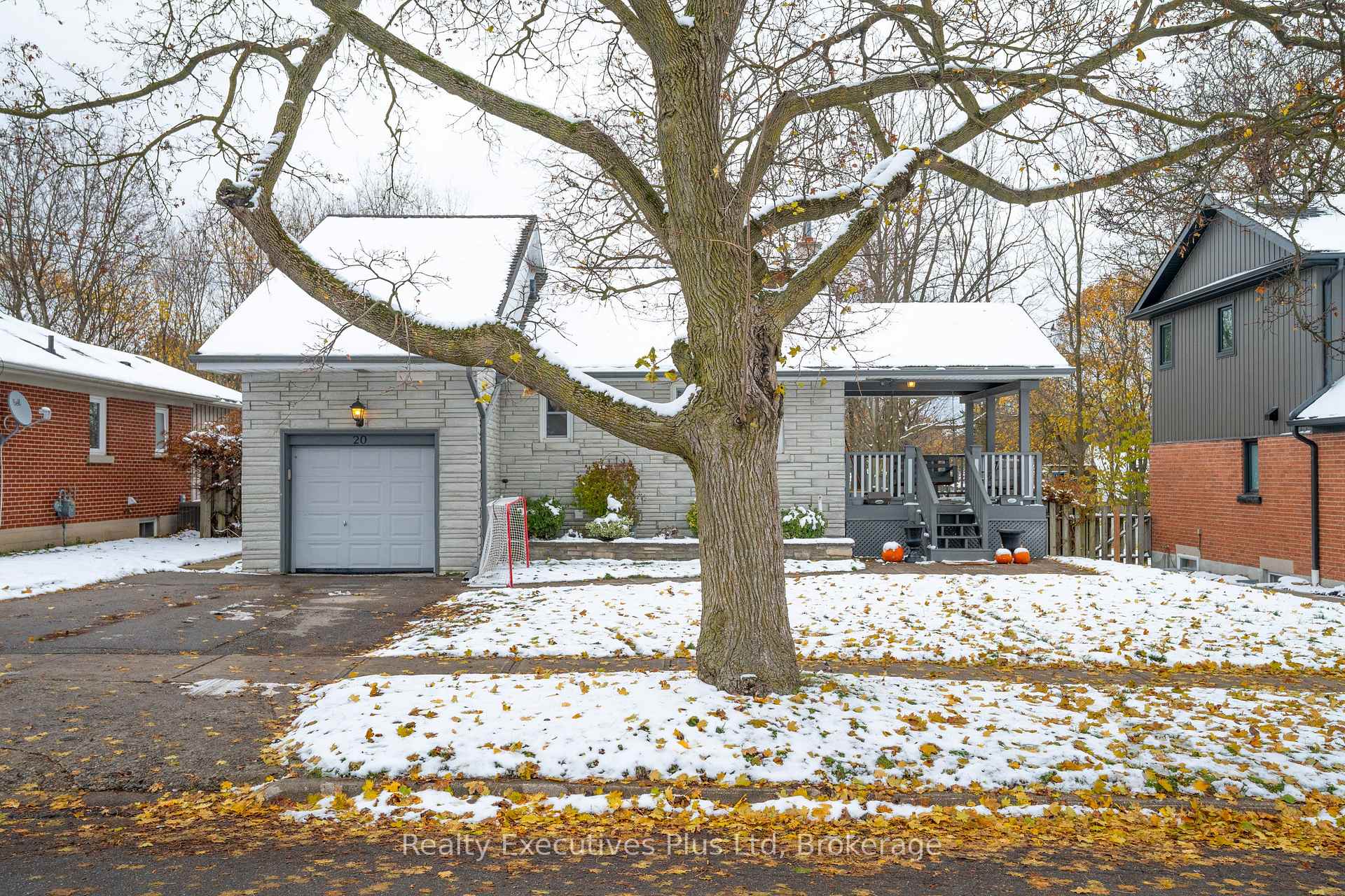 20 Summit Crescent Guelph Ontario Canada Sold residential Mark Enchin Realty Executives Plus Ltd., Brokerage *