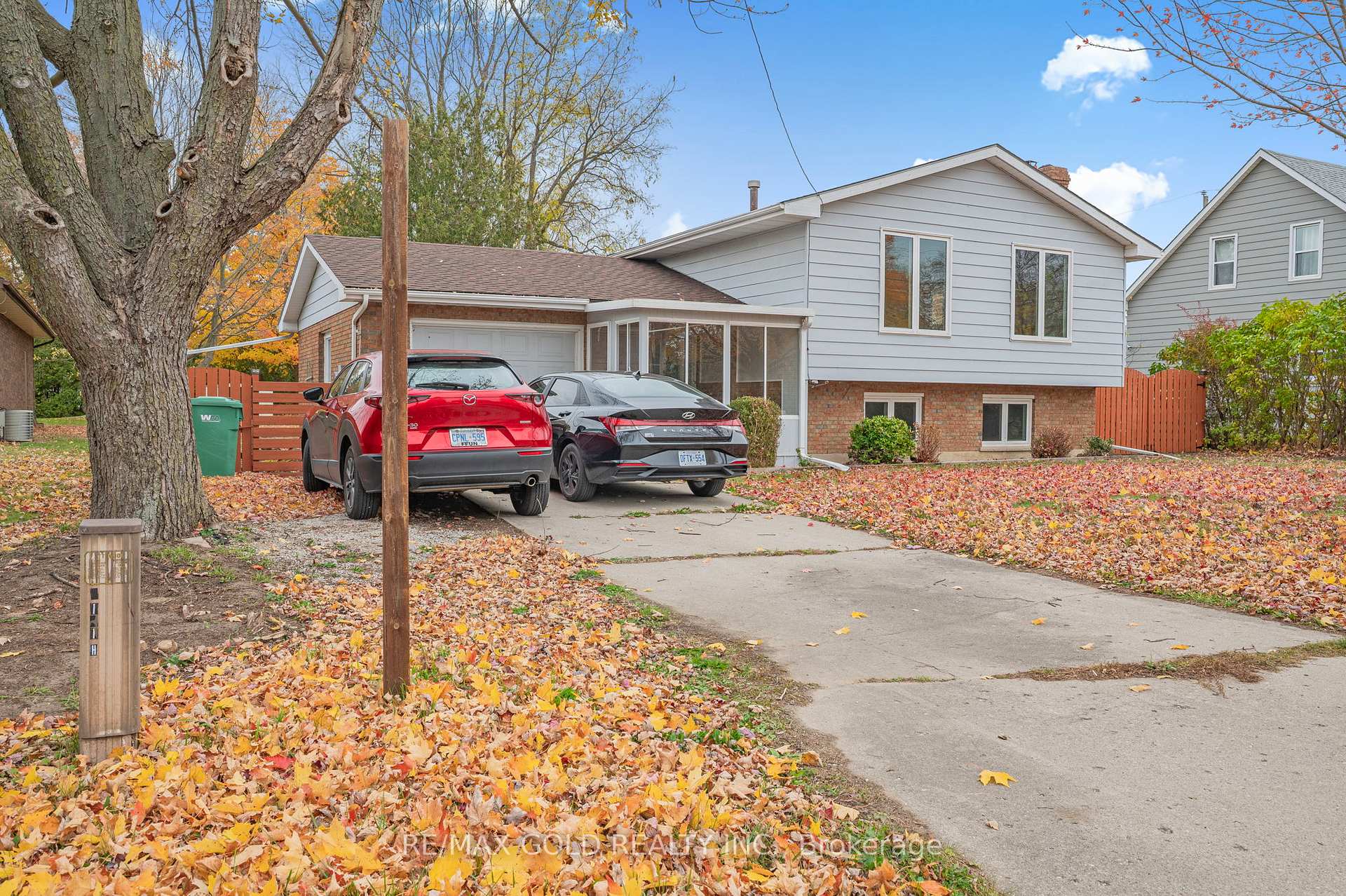 21990 Hagerty Road Southwest Middlesex Ontario Canada Sale residential Raj Dhawan RE/MAX Gold Realty Inc., Brokerage*