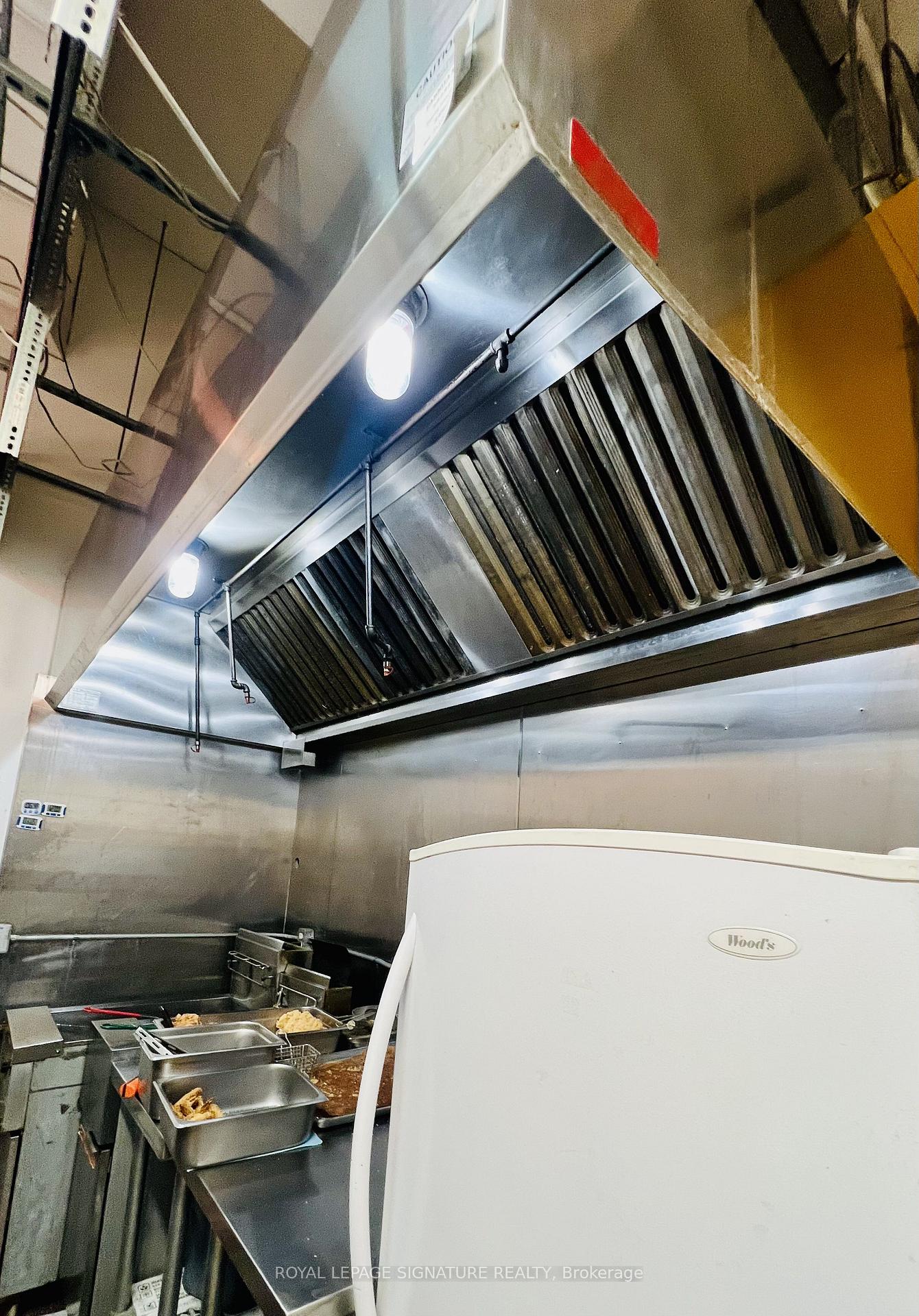 243 - 7181 Yonge Street Markham Ontario Canada Sale commercial ARI ARMANI Royal LePage Signature Realty, Brokerage*