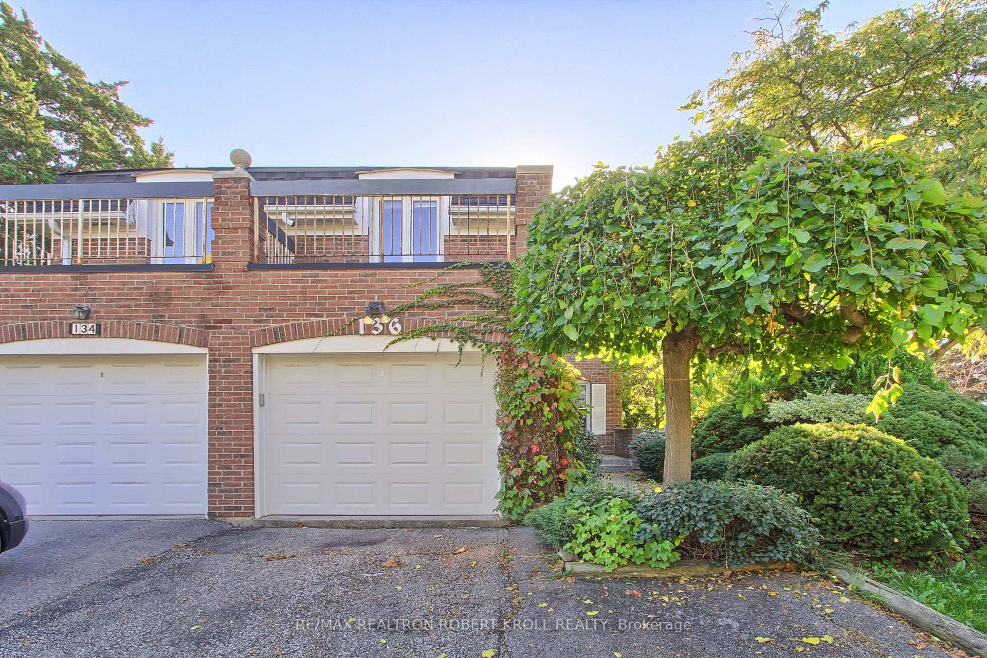 136 Stillwater Crescent Toronto Ontario Canada Sale residential   MOVETA REALTY INC., Brokerage*