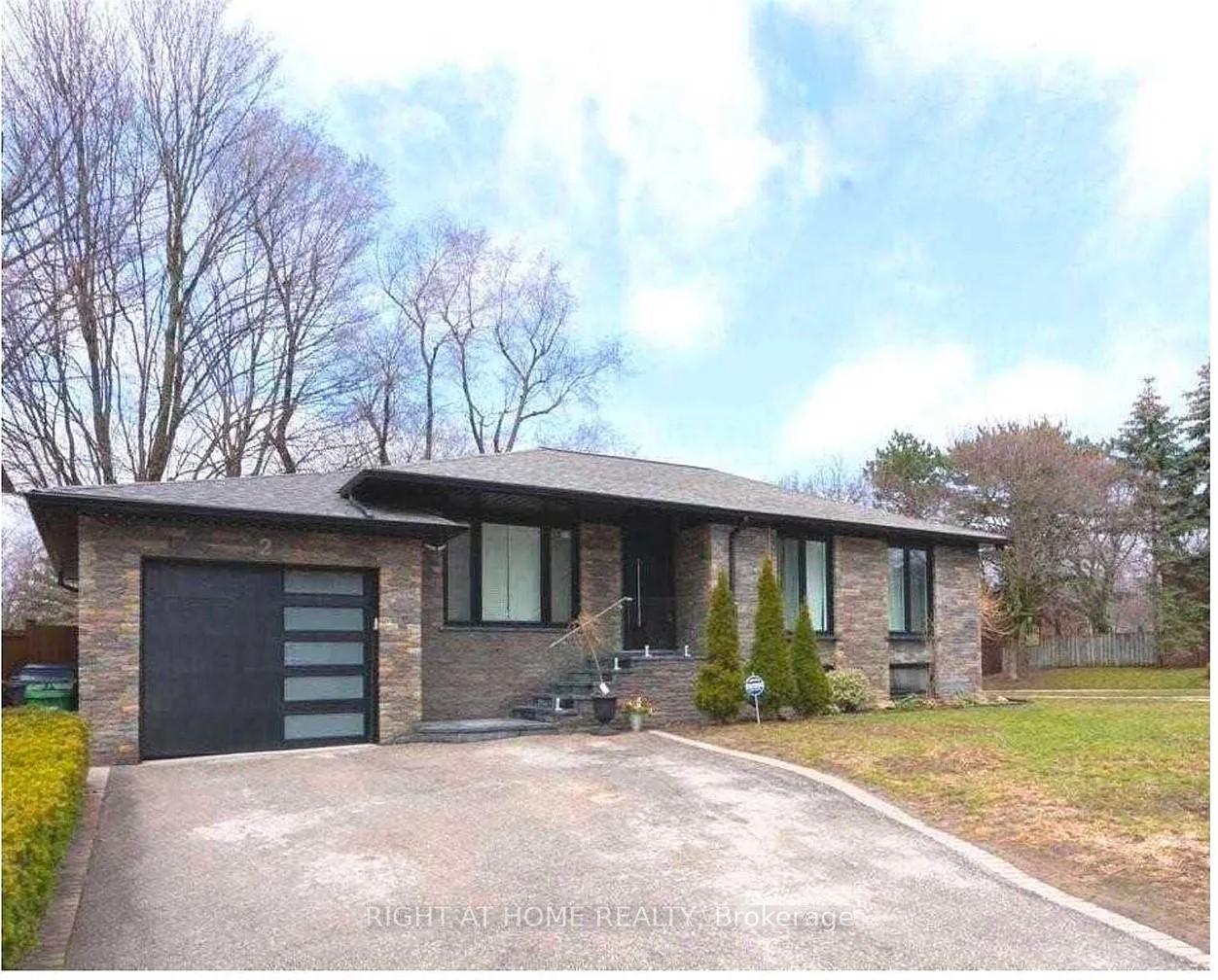 2 Groveland Crescent Toronto Ontario Canada Rent residential Stephanie Easton Right at Home Realty, Brokerage*