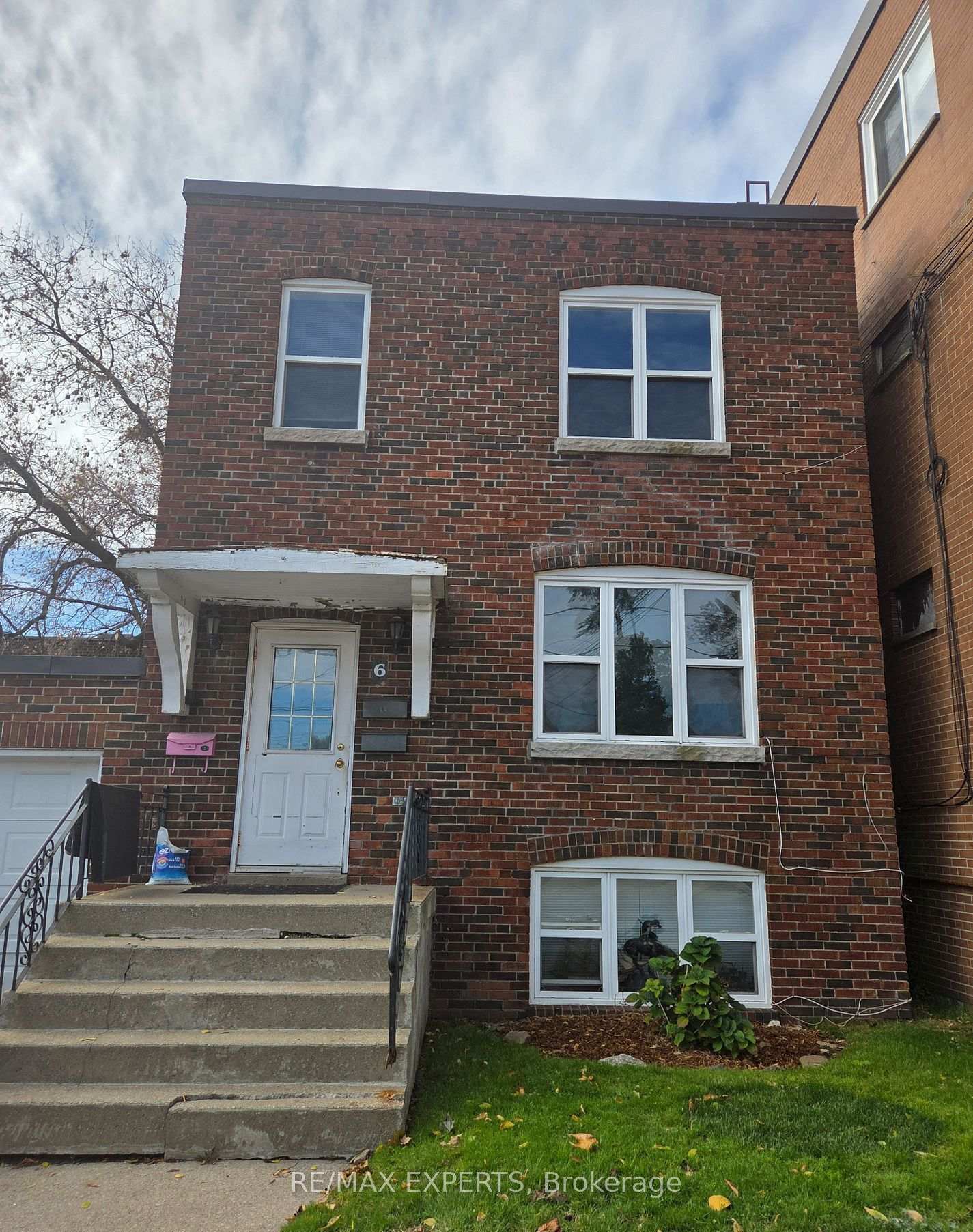 2 - 6 Stavebank Road Mississauga Ontario Canada Rented residential Alex Ricci Re/Max Experts  