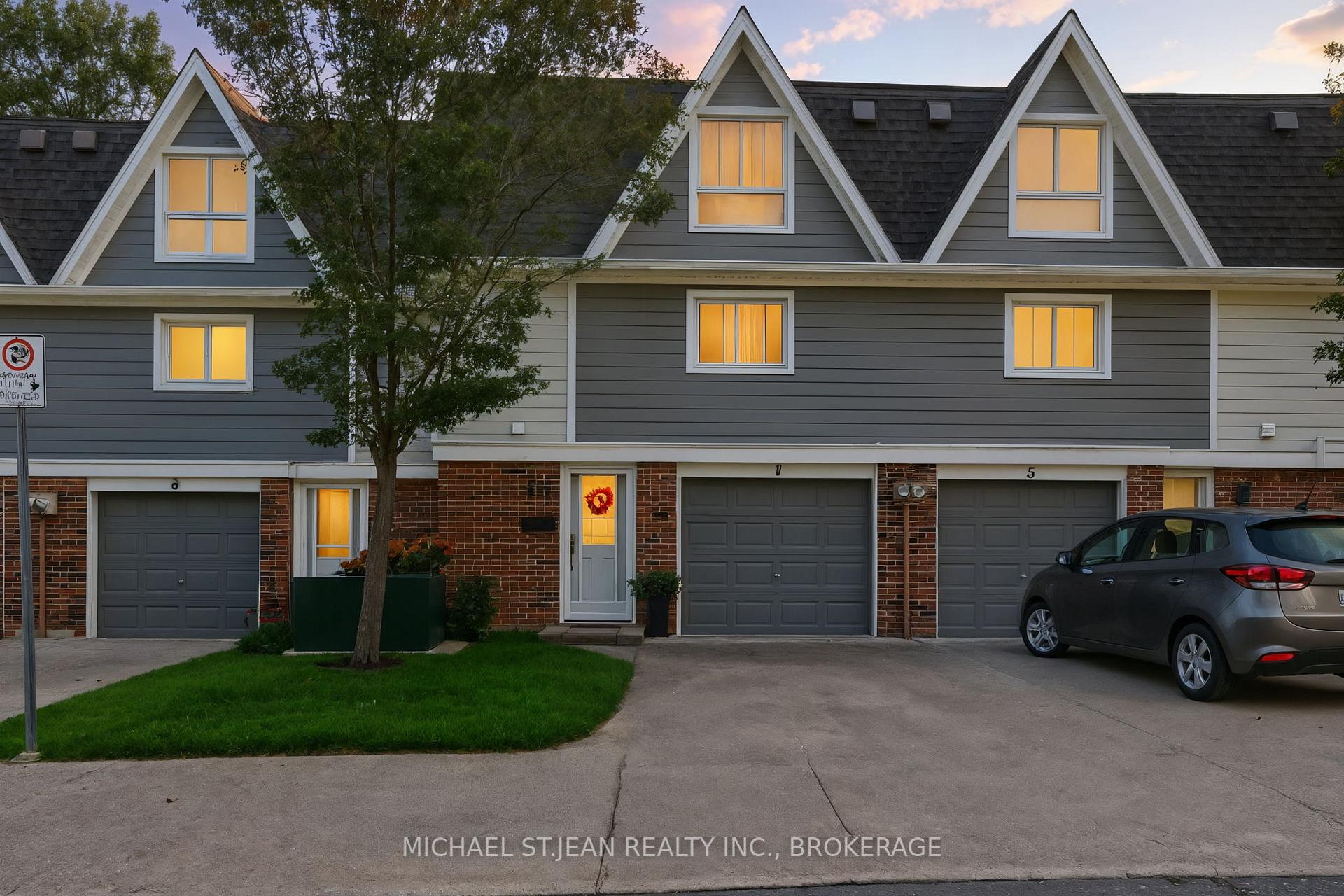 7 Trudy Court Hamilton Ontario Canada Sold residential Ruby Malik RE/MAX Realty Specialists Inc., Brokerage *