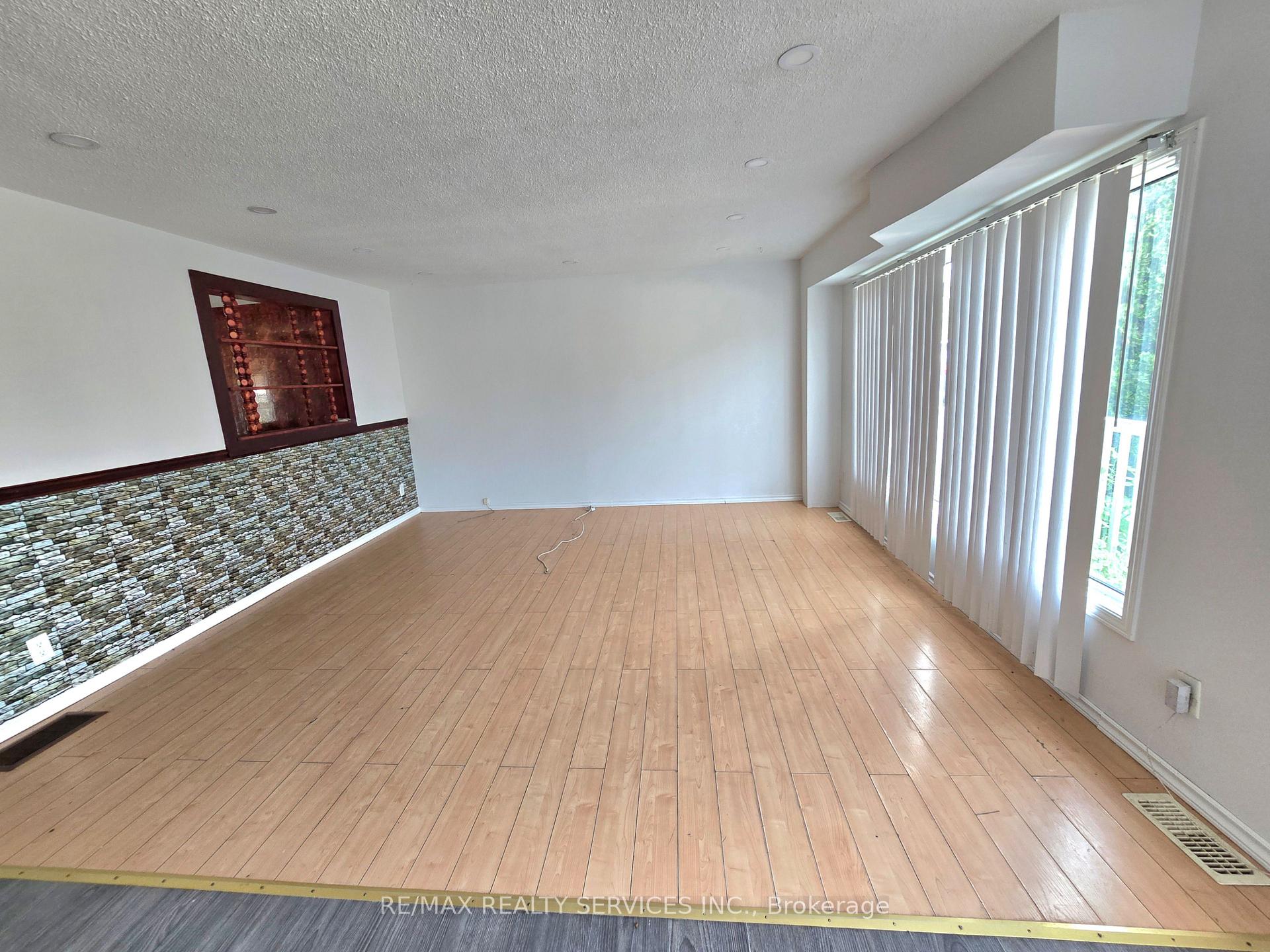 441 Parkview Crescent Cambridge Ontario Canada Sale residential Raj Sharma RE/MAX Realty Services Inc., Brokerage*