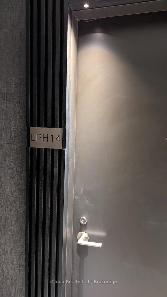 2414 - 120 Broadway Avenue E Toronto Ontario Canada Rent residential Jose Oscar Goncalves & Maria Domingues iCloud Realty Ltd. 