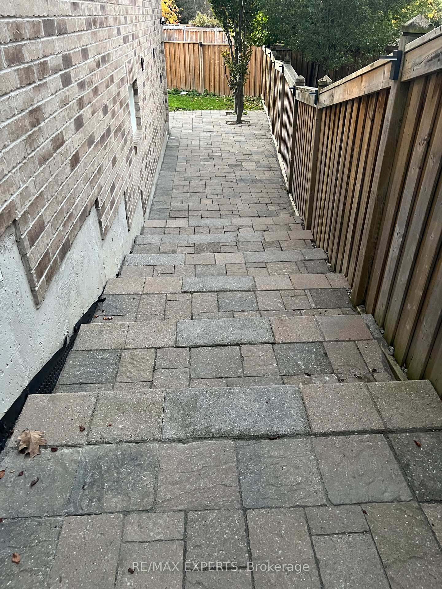 Bsmt - 814 Wingarden Crescent Pickering Ontario Canada Rent residential ALINA SPEKTOR Re/Max Experts  