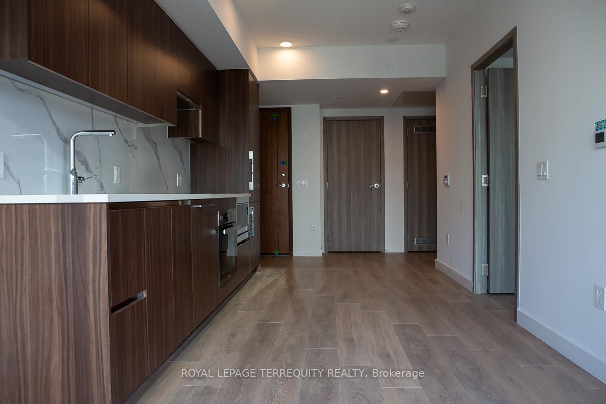 1610 - 1 Concord Cityplace Way W Toronto Ontario Canada Rent residential Sheila Barr Royal Lepage Terrequity Realty, Brokerage*