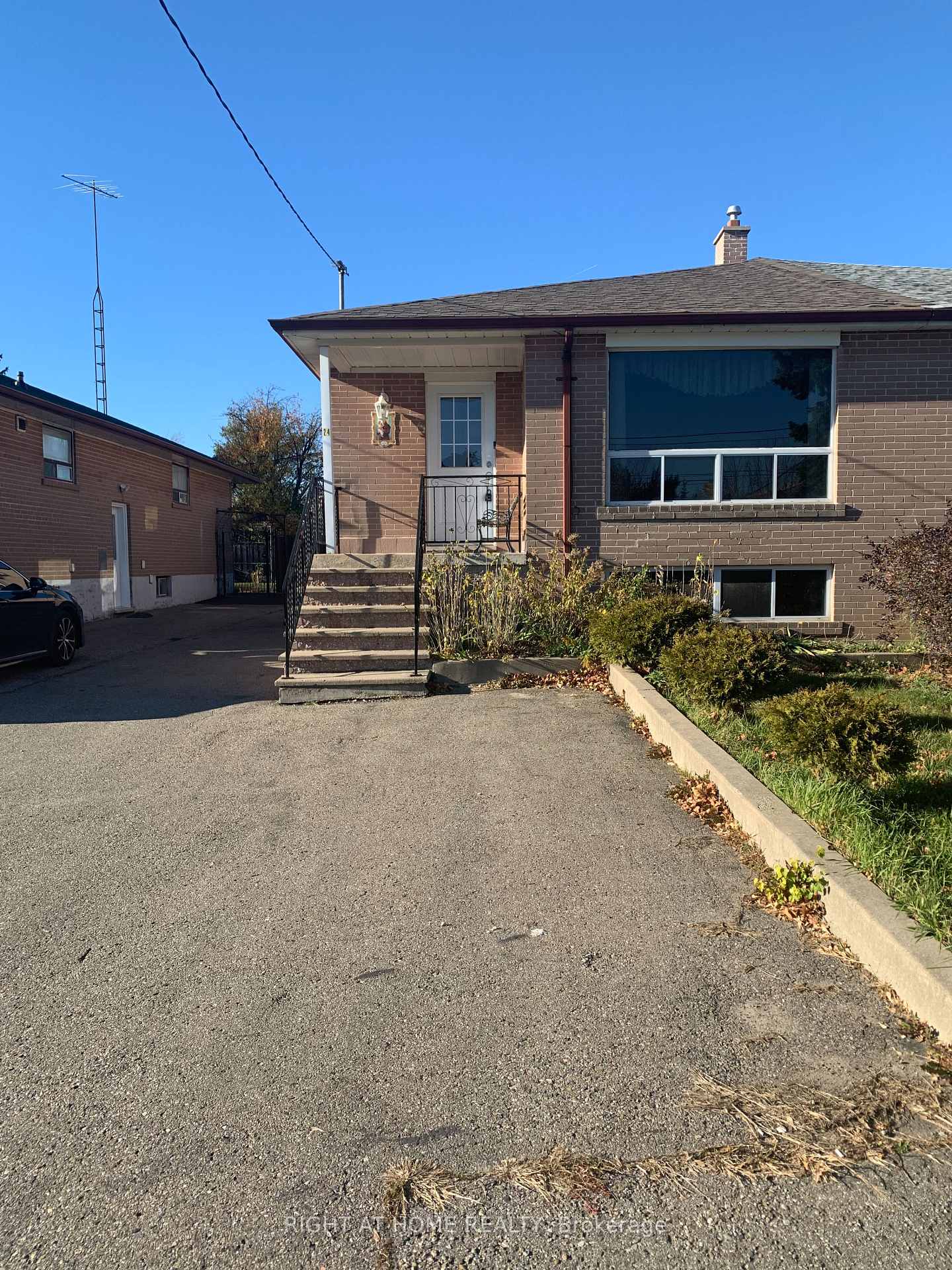 24 Dean Street Brampton Ontario Canada Rent residential   Right at Home Realty, Brokerage