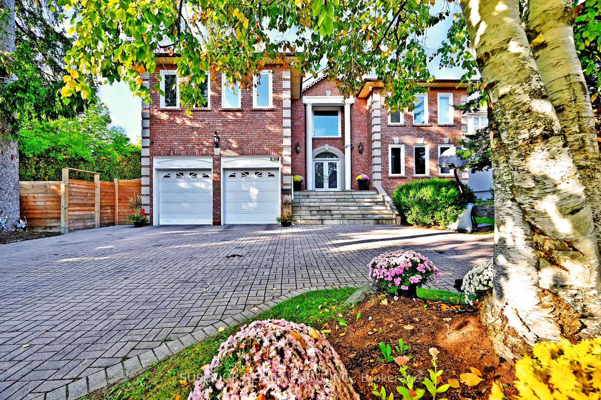 186 Oxford Street Richmond Hill Ontario Canada Sale residential Angelika Bekman SUPERIOR REALTY POINT INC.