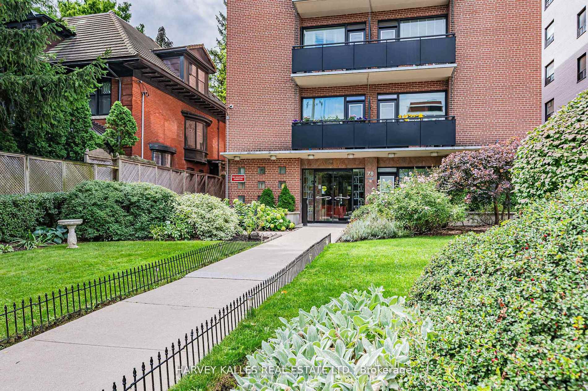 706 - 78 Warren Road Toronto Ontario Canada Sale residential Welcome To Realtor Doctor RE/MAX Ultimate Realty Inc., Brokerage *