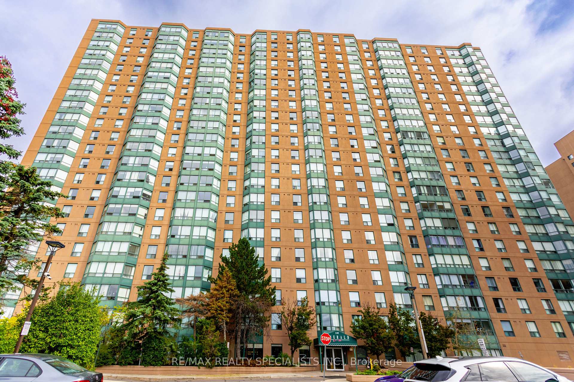 1101 - 135 Hillcrest Avenue Mississauga Ontario Canada Sale residential Roman Gorecki RE/MAX Realty Specialists Inc., Brokerage *