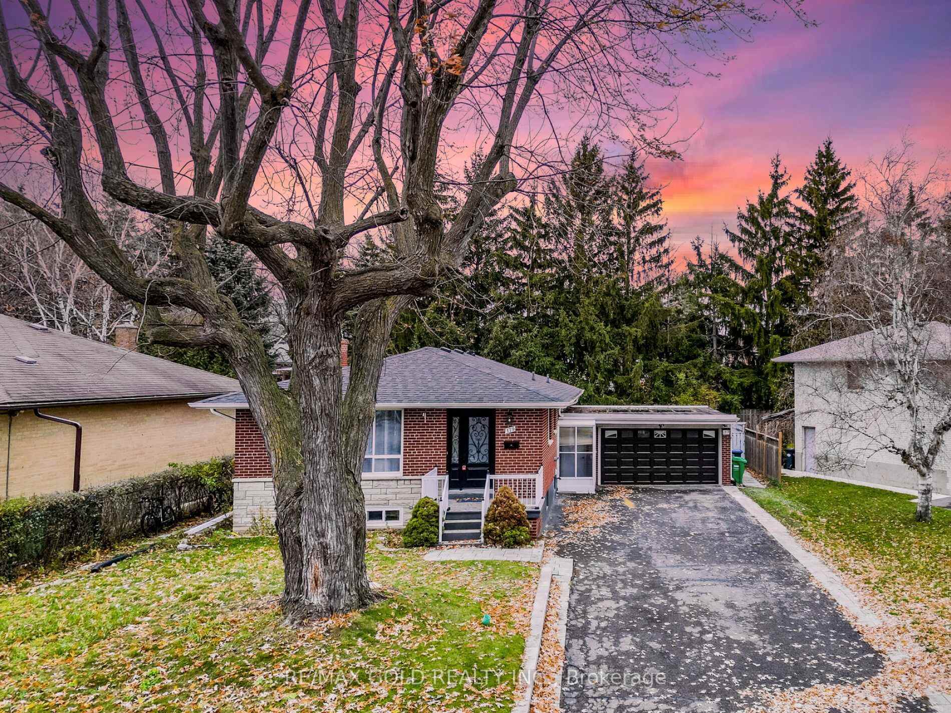 179 Elizabeth Street S Brampton Ontario Canada Sale residential Henry Smith Incom Sample Office