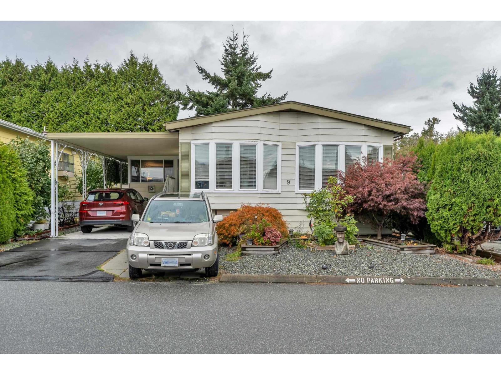 9 1640 162 STREET Surrey British Columbia Canada Sale residential Chris Davidson HomeLife Benchmark Realty Corp.
