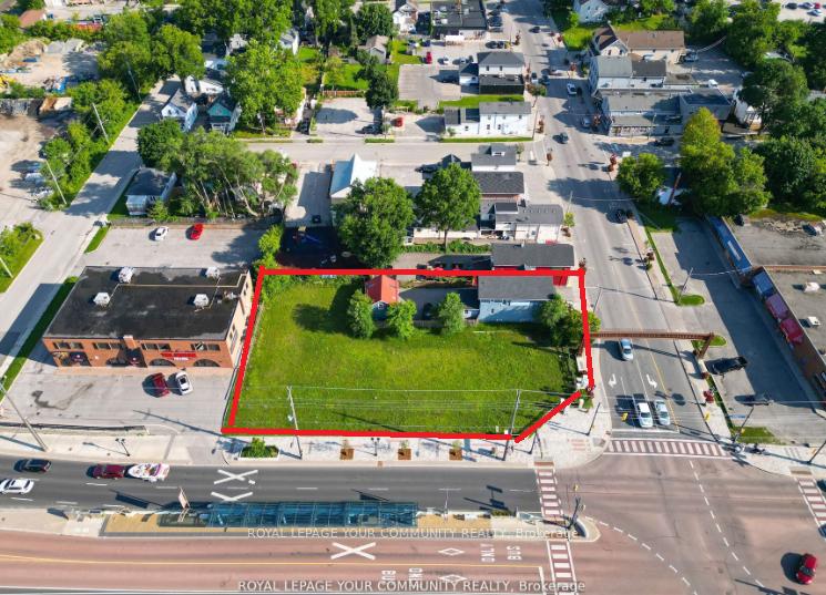 11 Main St (432/438 Davis) E Newmarket Ontario Canada Sale commercial Example Agent InCom Demo Office