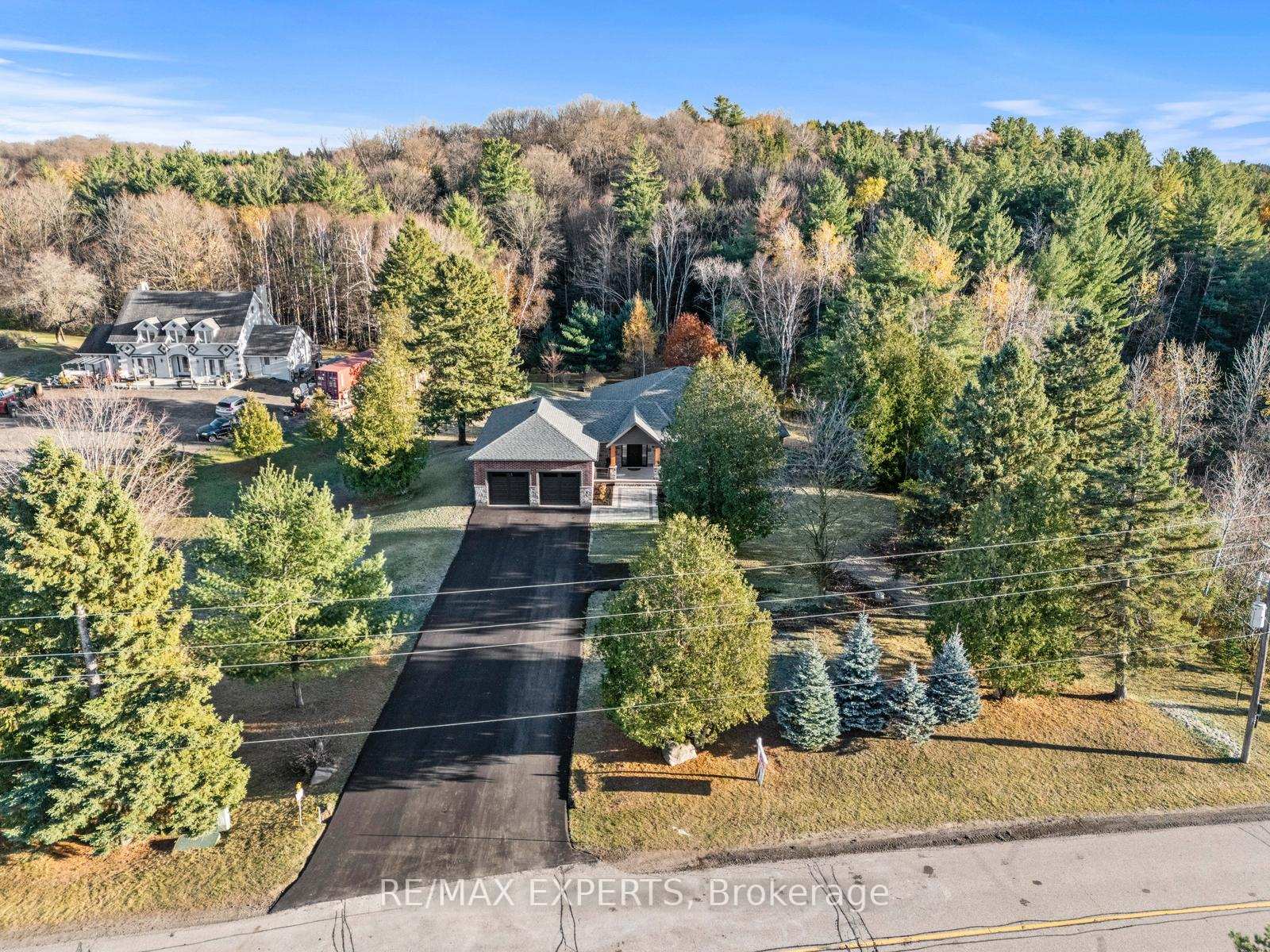 211 Pine Avenue Caledon Ontario Canada Sale residential MARY COLUCCI Re/Max Experts  