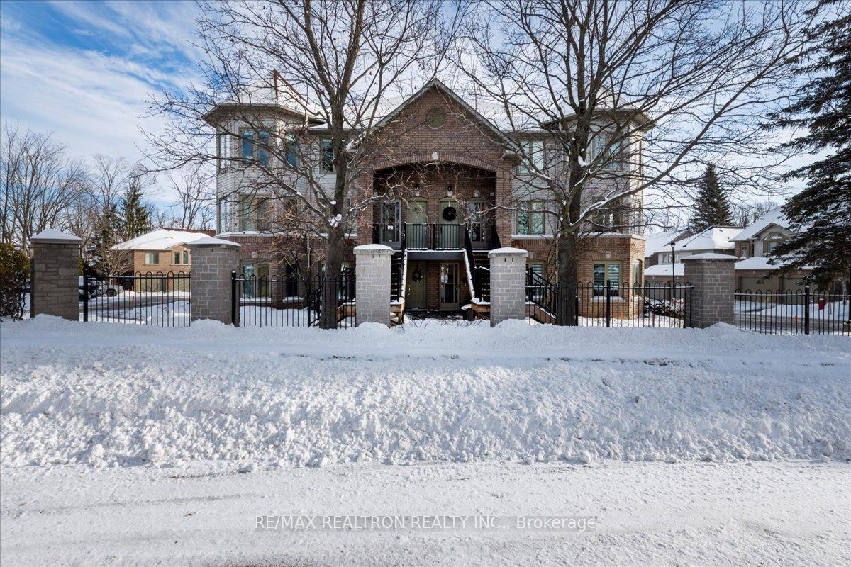 302 - 492 Laclie Street Orillia Ontario Canada Sale residential Maria Mitchell RE/MAX Realtron Realty, Inc. Brokerage*