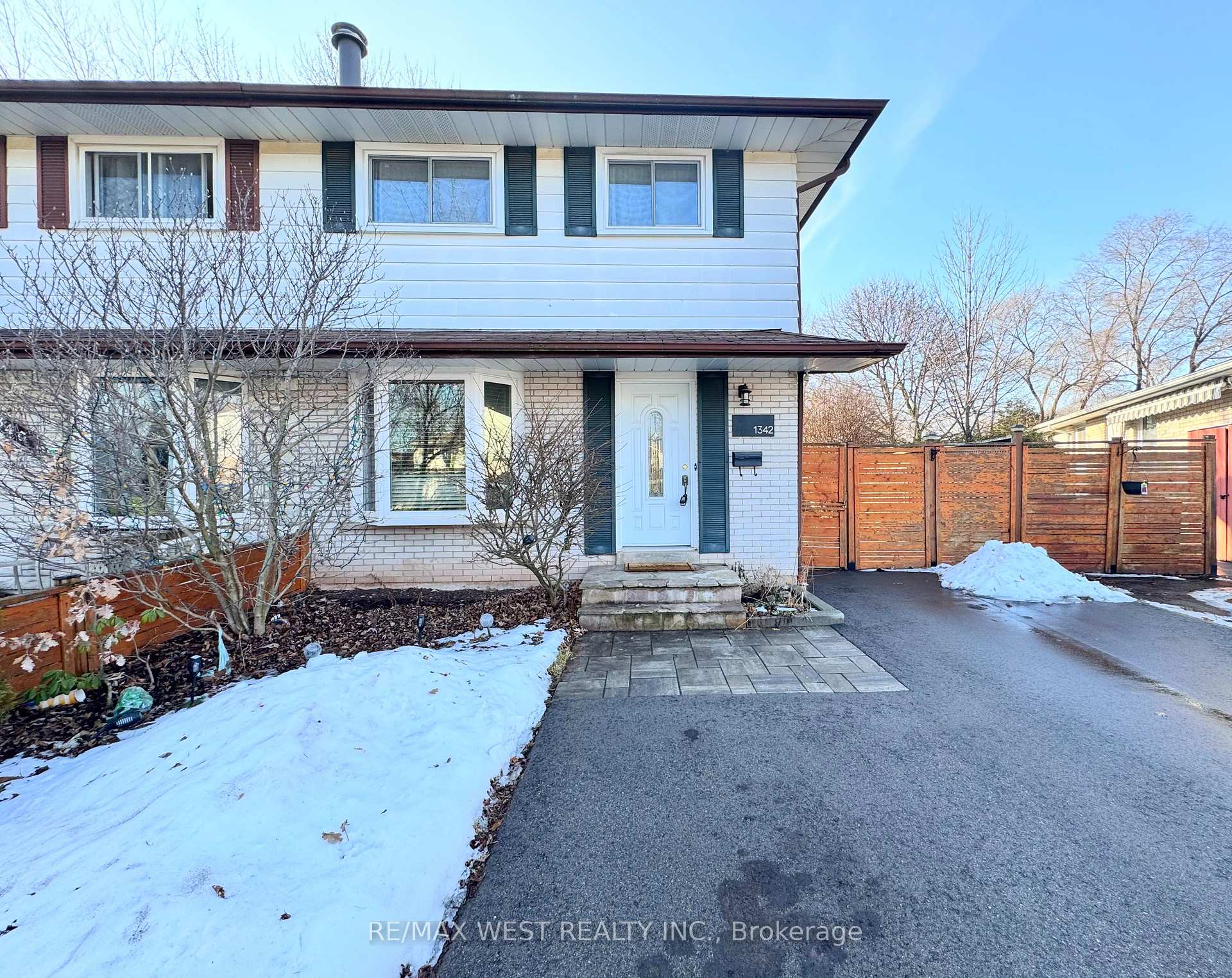 1342 Roylen Road Oakville Ontario Canada Sale residential ALEX RYON RE/MAX West Realty Inc., Brokerage *