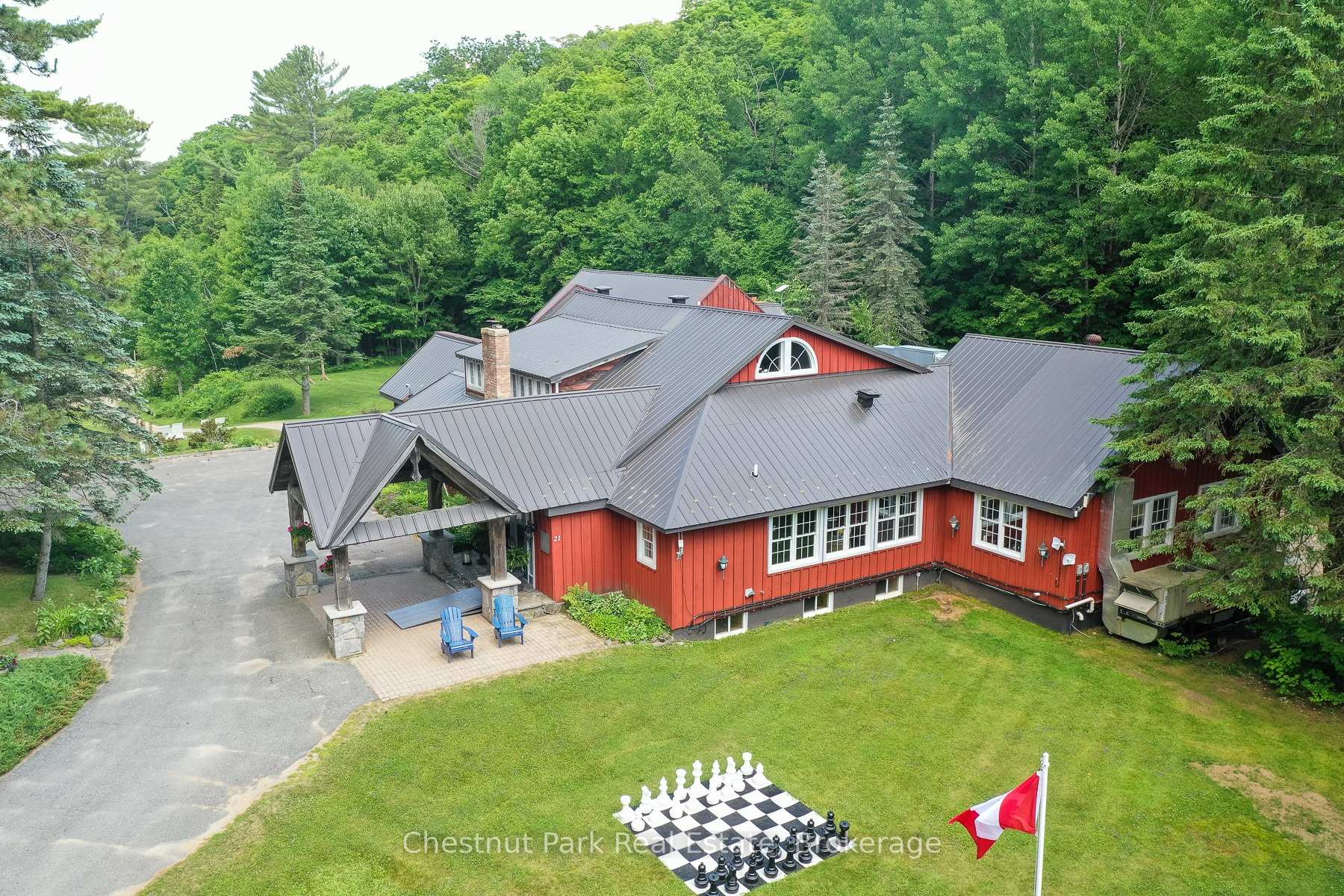 30 Bedroom Single Family Home/House's Image 4