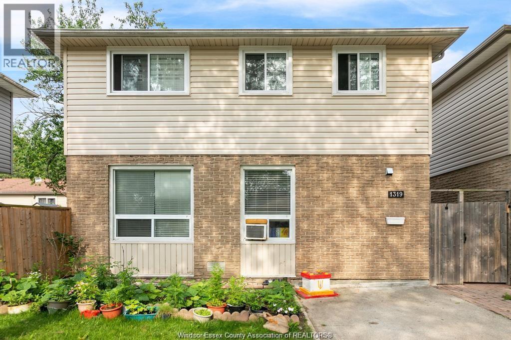 1319 Bayswater CRESCENT Windsor Ontario Canada Sale residential Nevena Malivuk Right at Home Realty, Brokerage*