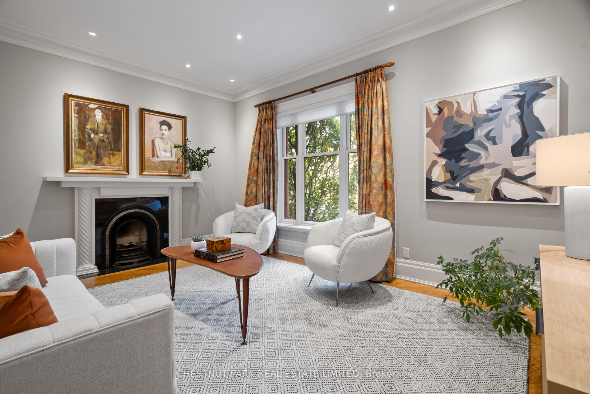 6 Bedroom Single Family Home/House's Image 6