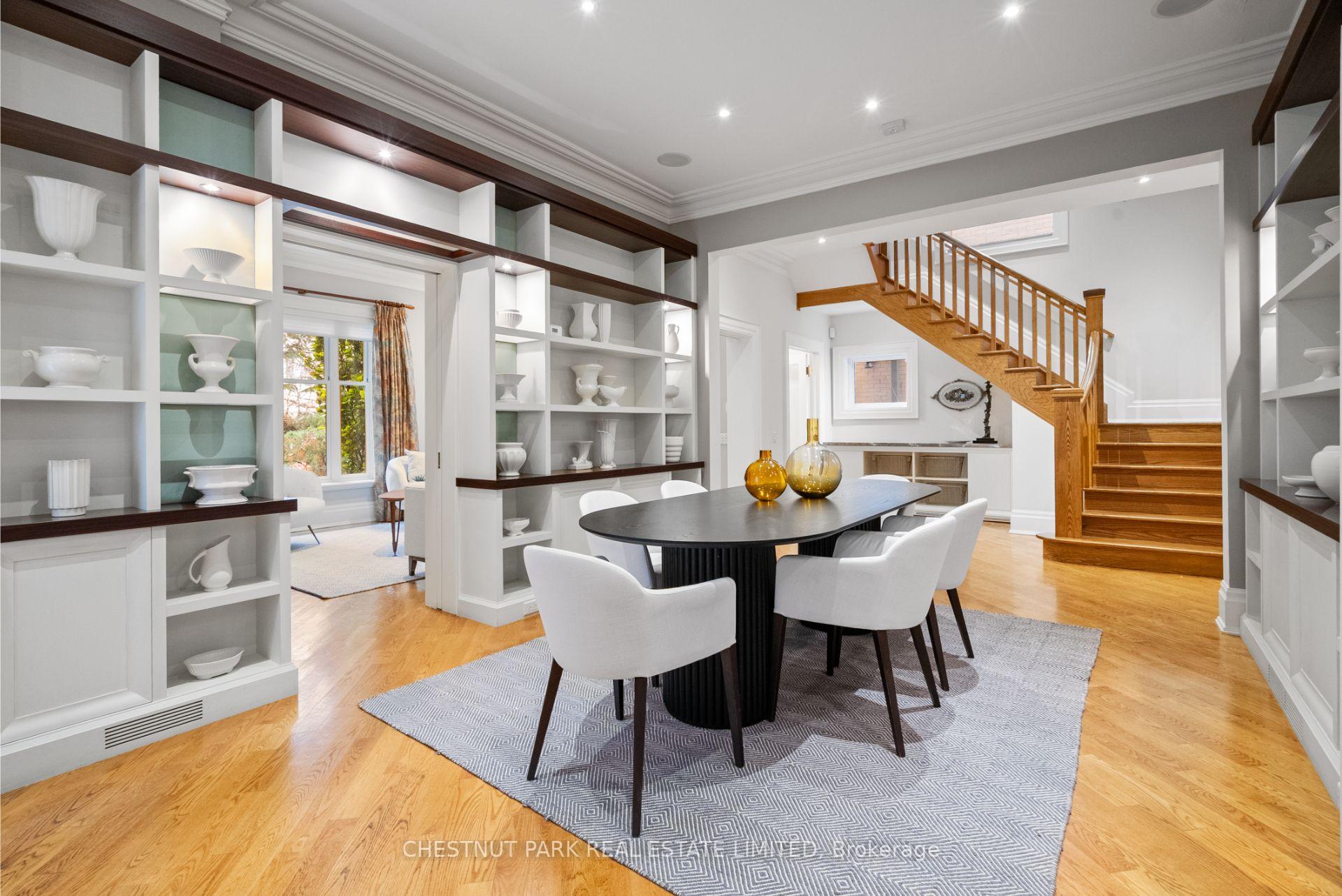 6 Bedroom Single Family Home/House's Image 4
