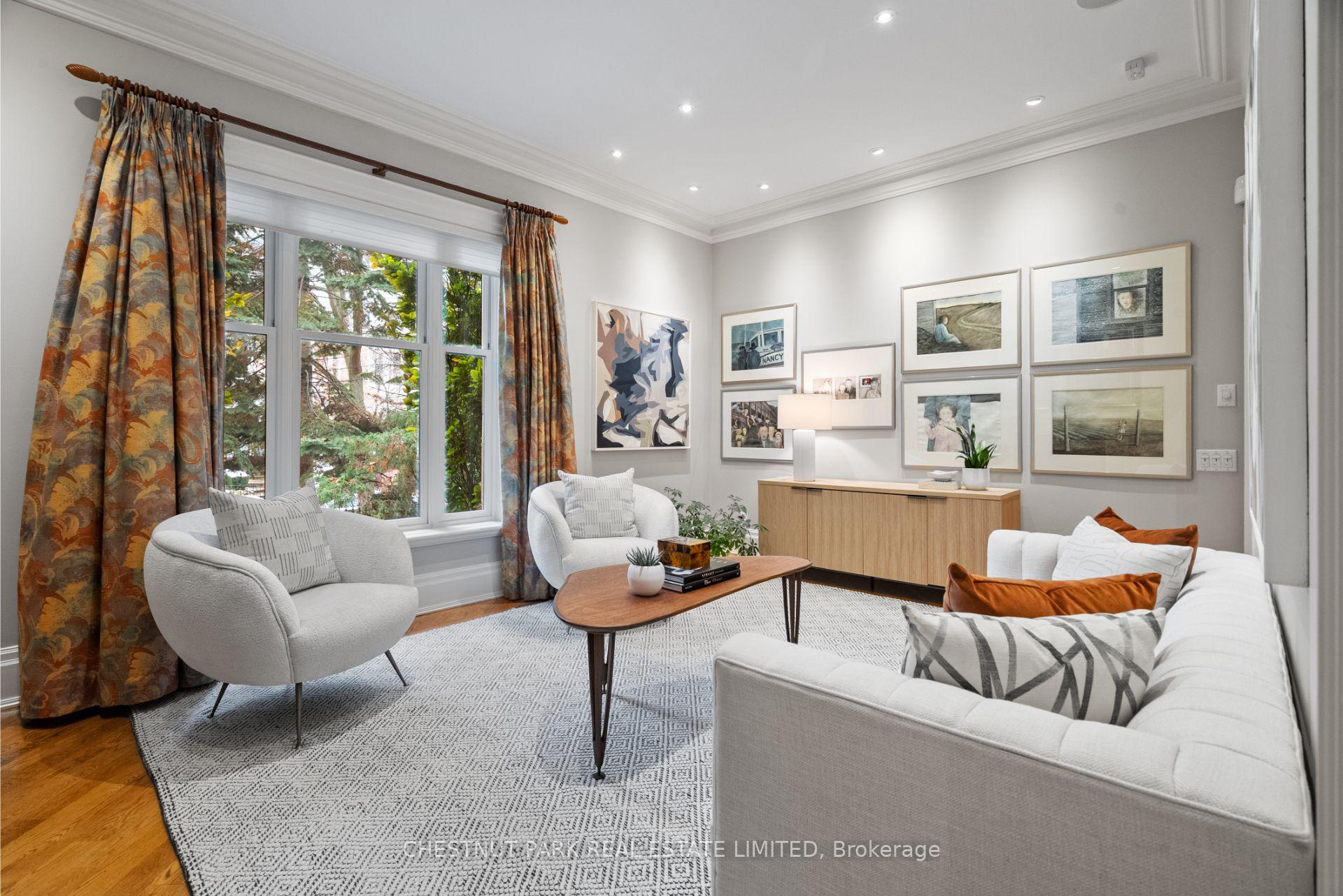 6 Bedroom Single Family Home/House's Image 5
