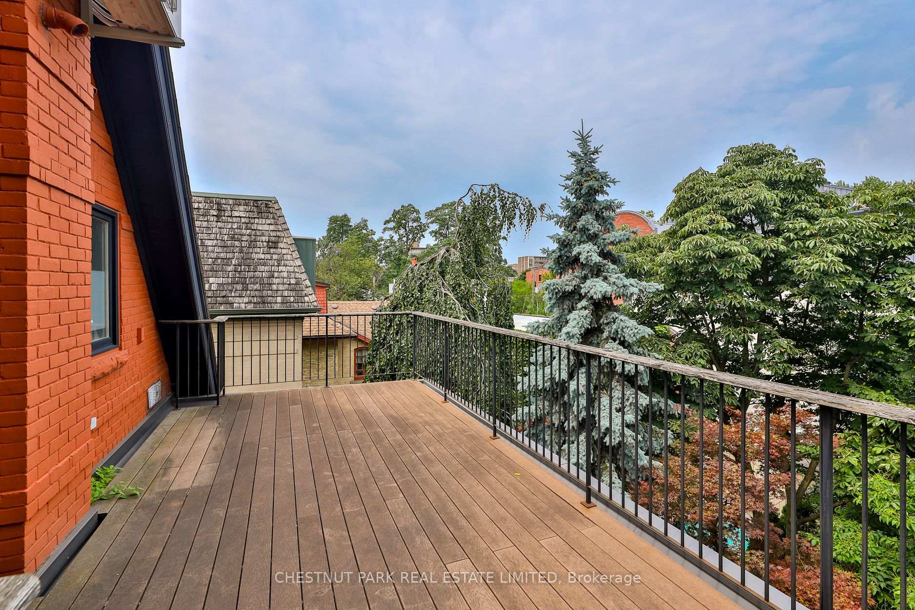 6 Bedroom Single Family Home/House's Image 18
