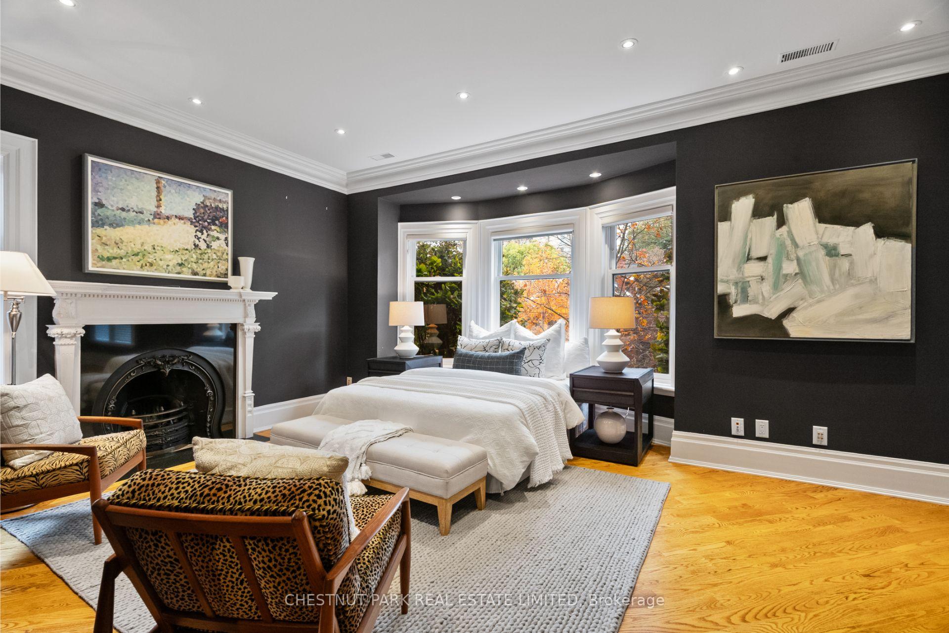 6 Bedroom Single Family Home/House's Image 13