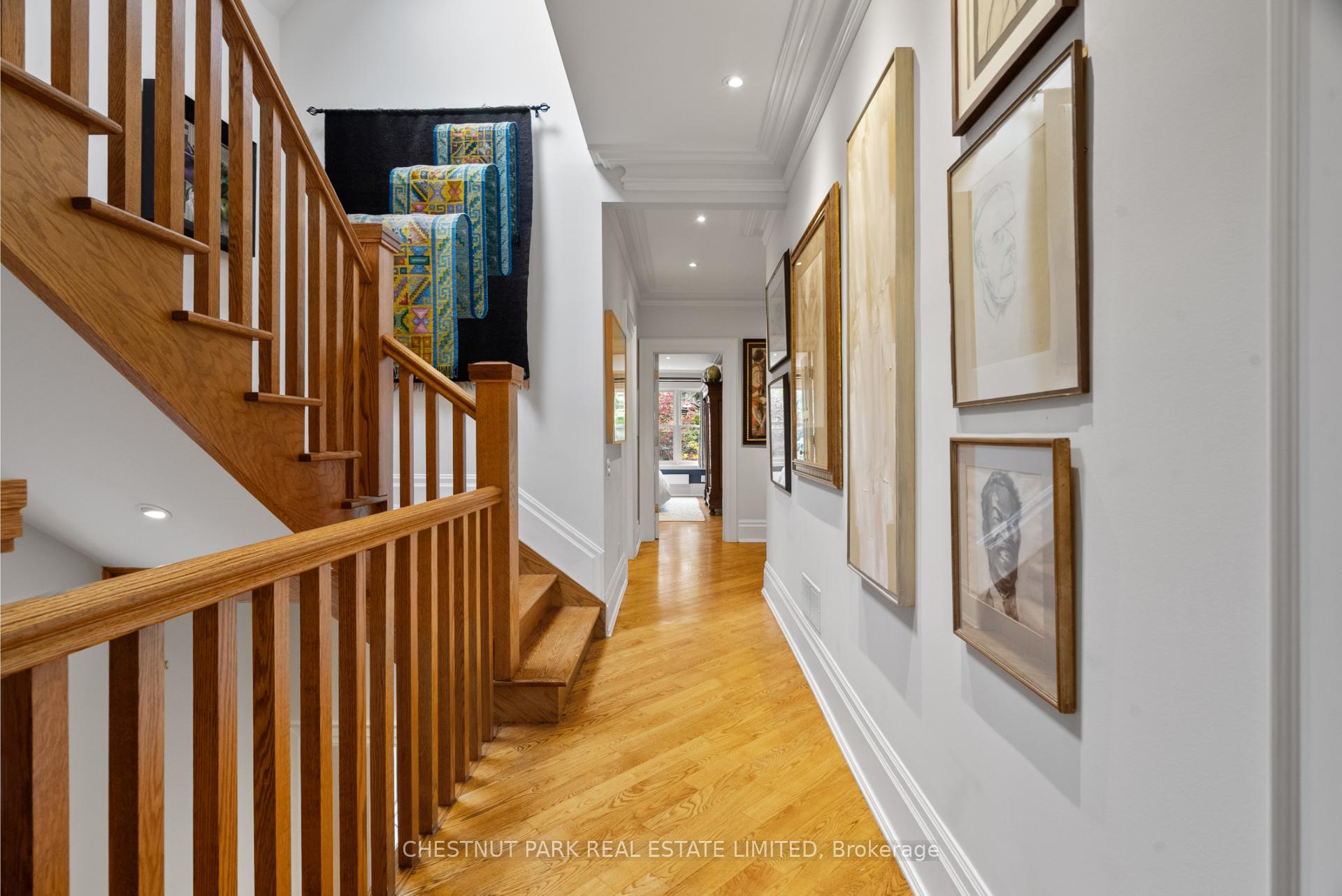 6 Bedroom Single Family Home/House's Image 12