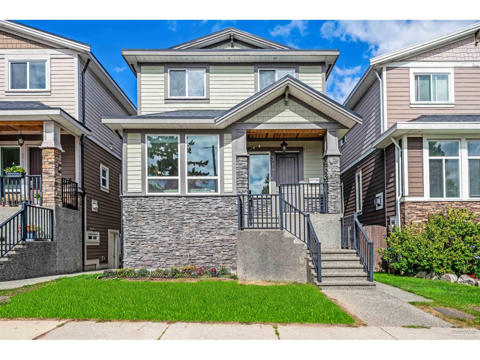 3 1426 FINLAY STREET White Rock British Columbia Canada Sale residential Minh Ta Saba Realty Ltd